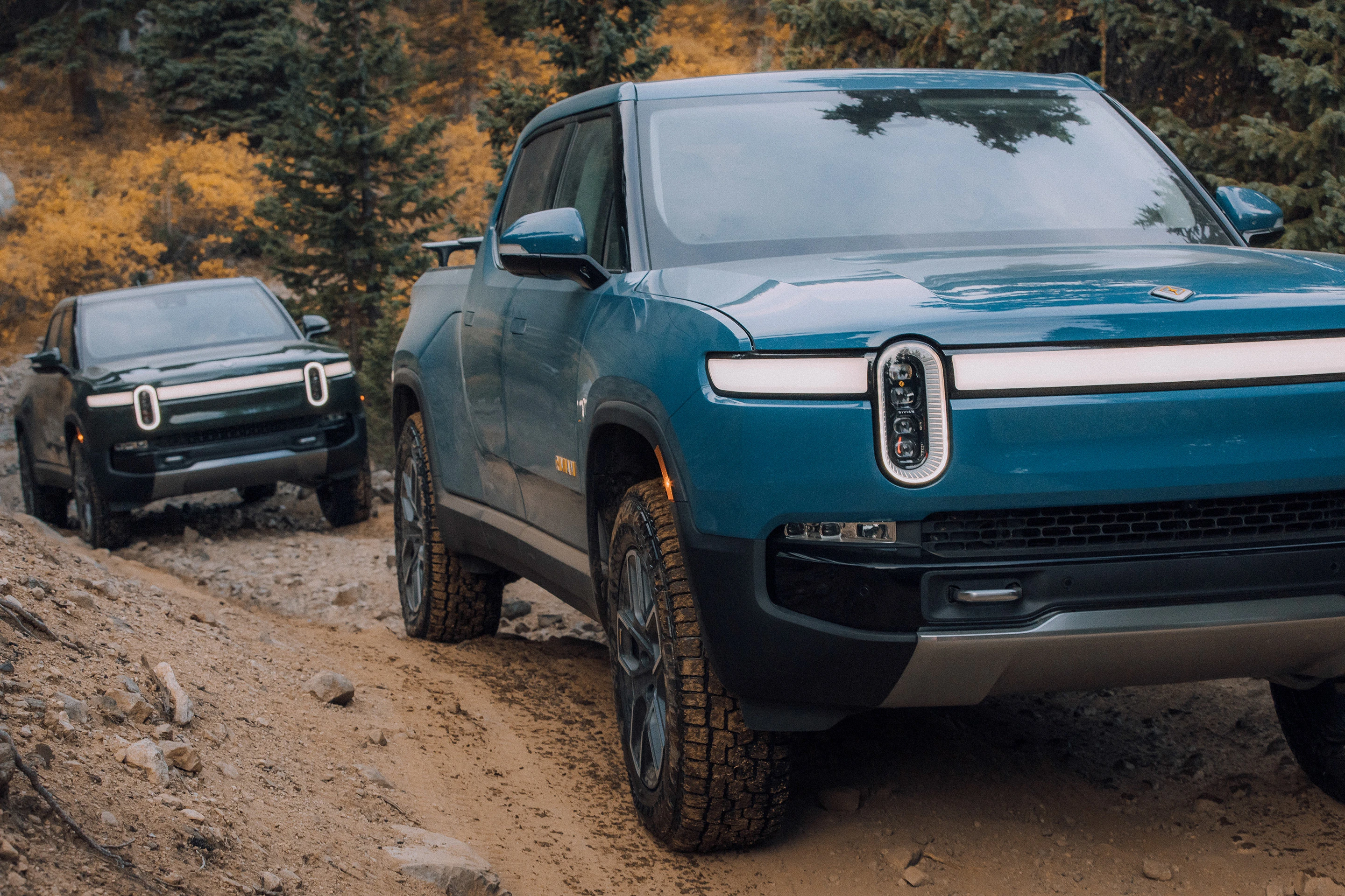 Rivian R1T Performance Dual-Motor AWD LP (GEN1) headlights view