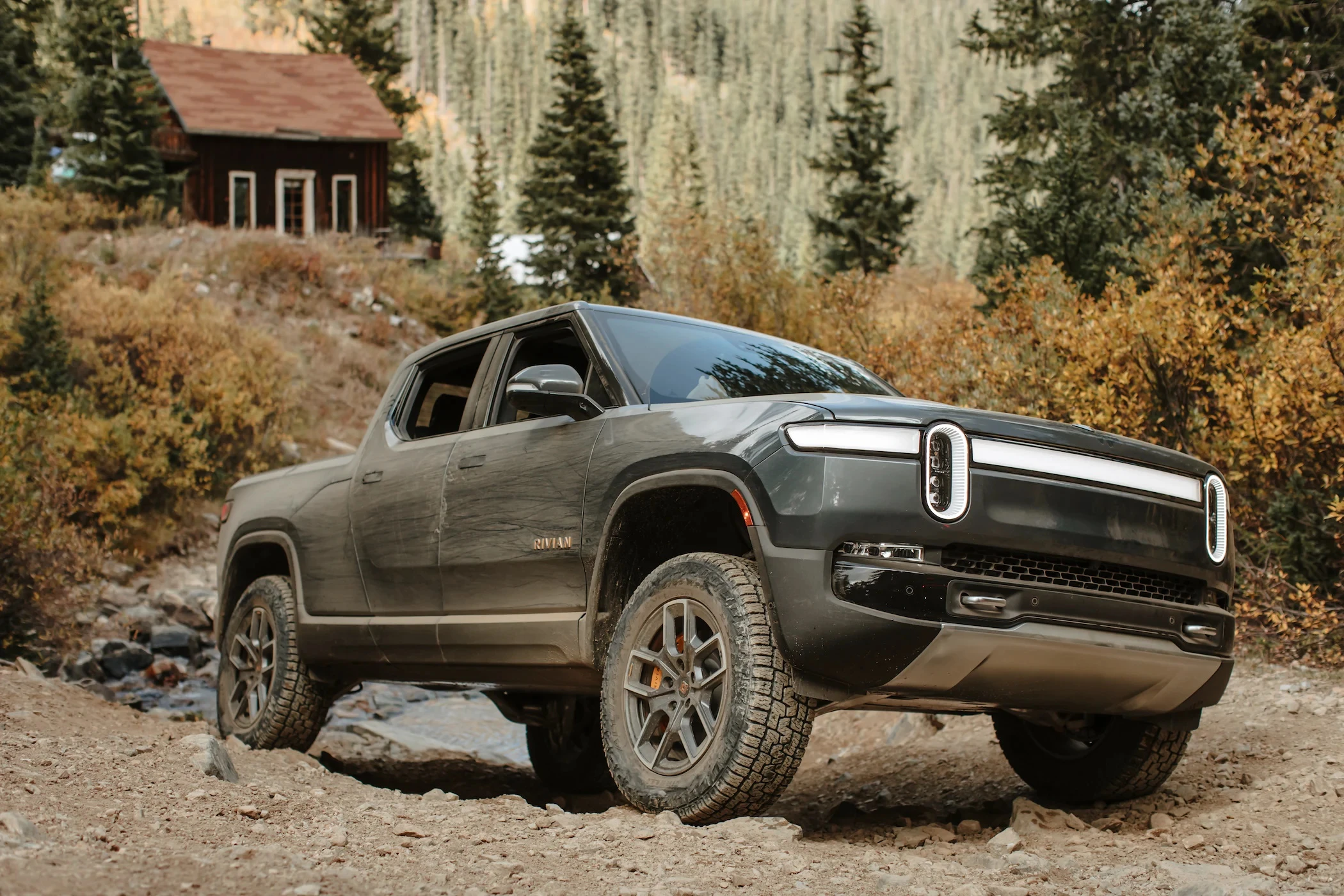 Rivian R1T Performance Dual-Motor AWD LP (GEN1) exterior view