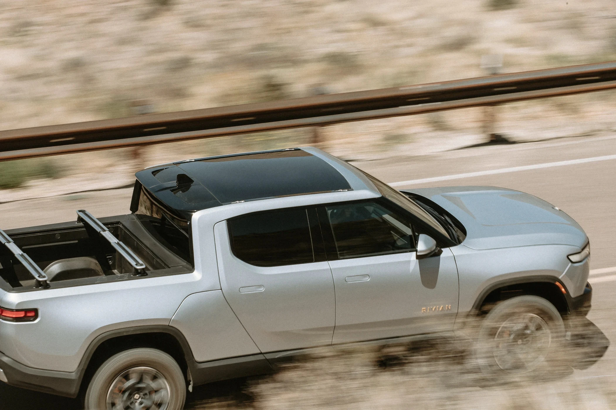 Rivian R1T Performance Dual-Motor AWD LP (GEN1) exterior view