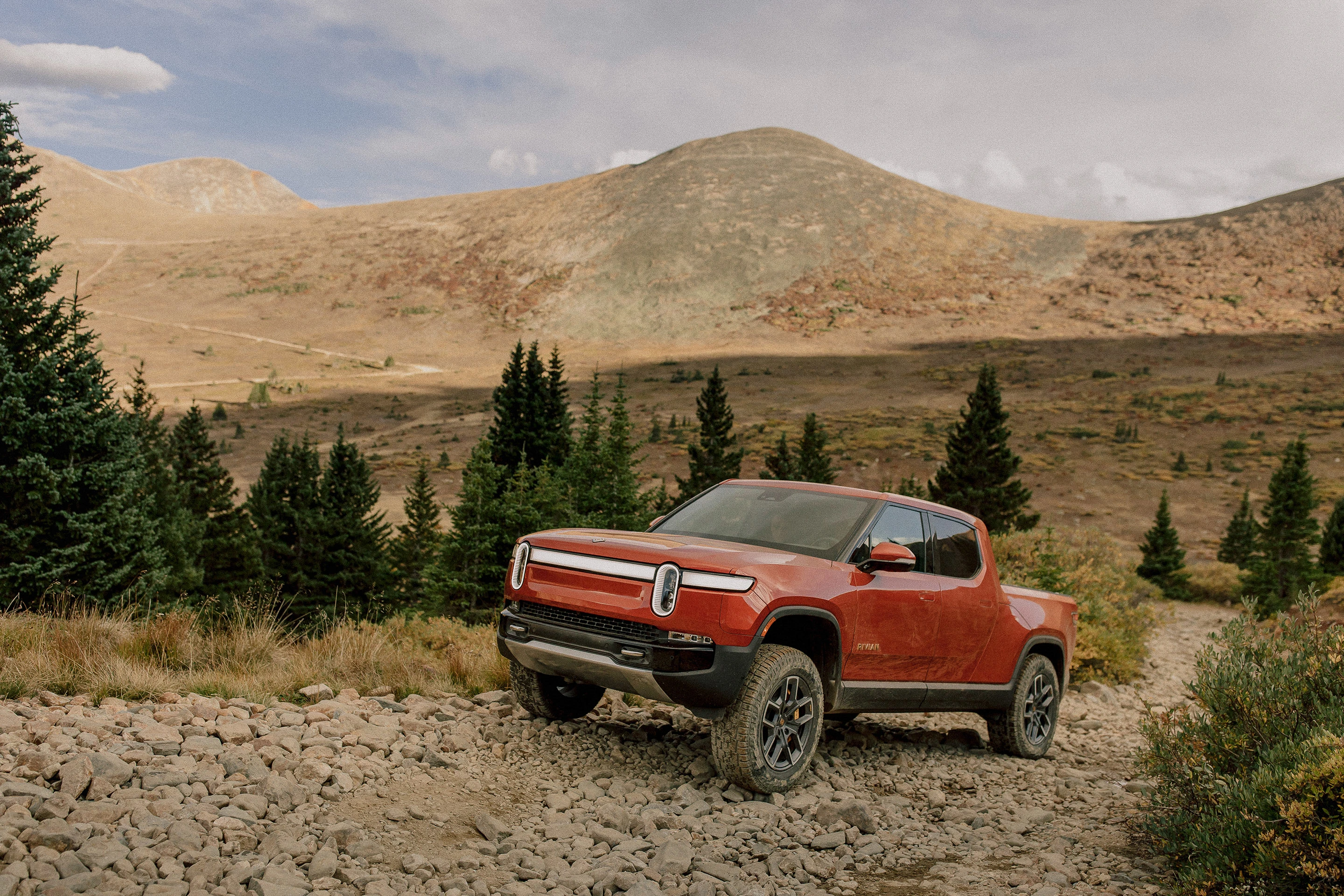 Rivian R1T Performance Dual-Motor AWD LP (GEN1) exterior view
