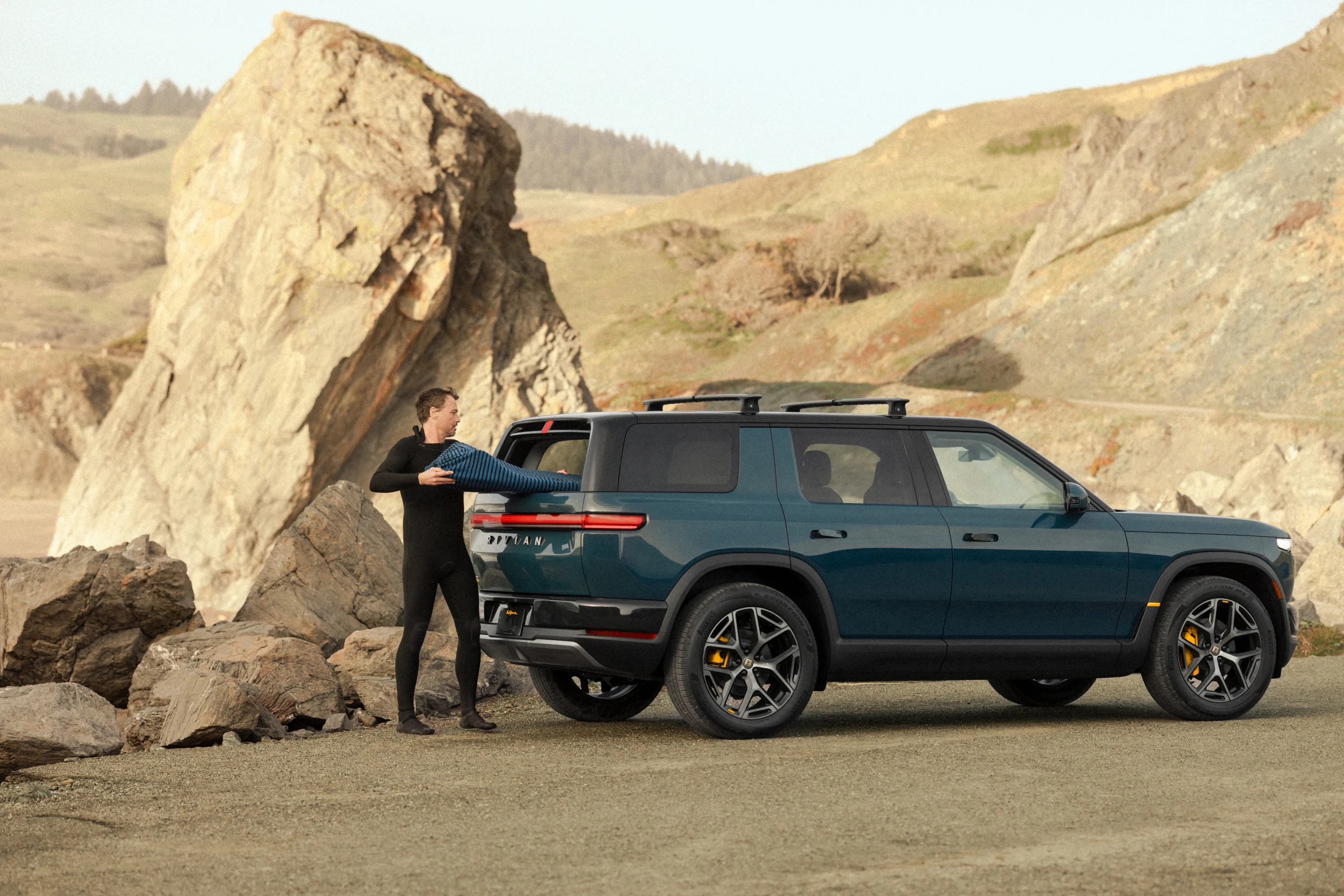 Rivian R2 Dual-Motor AWD exterior view