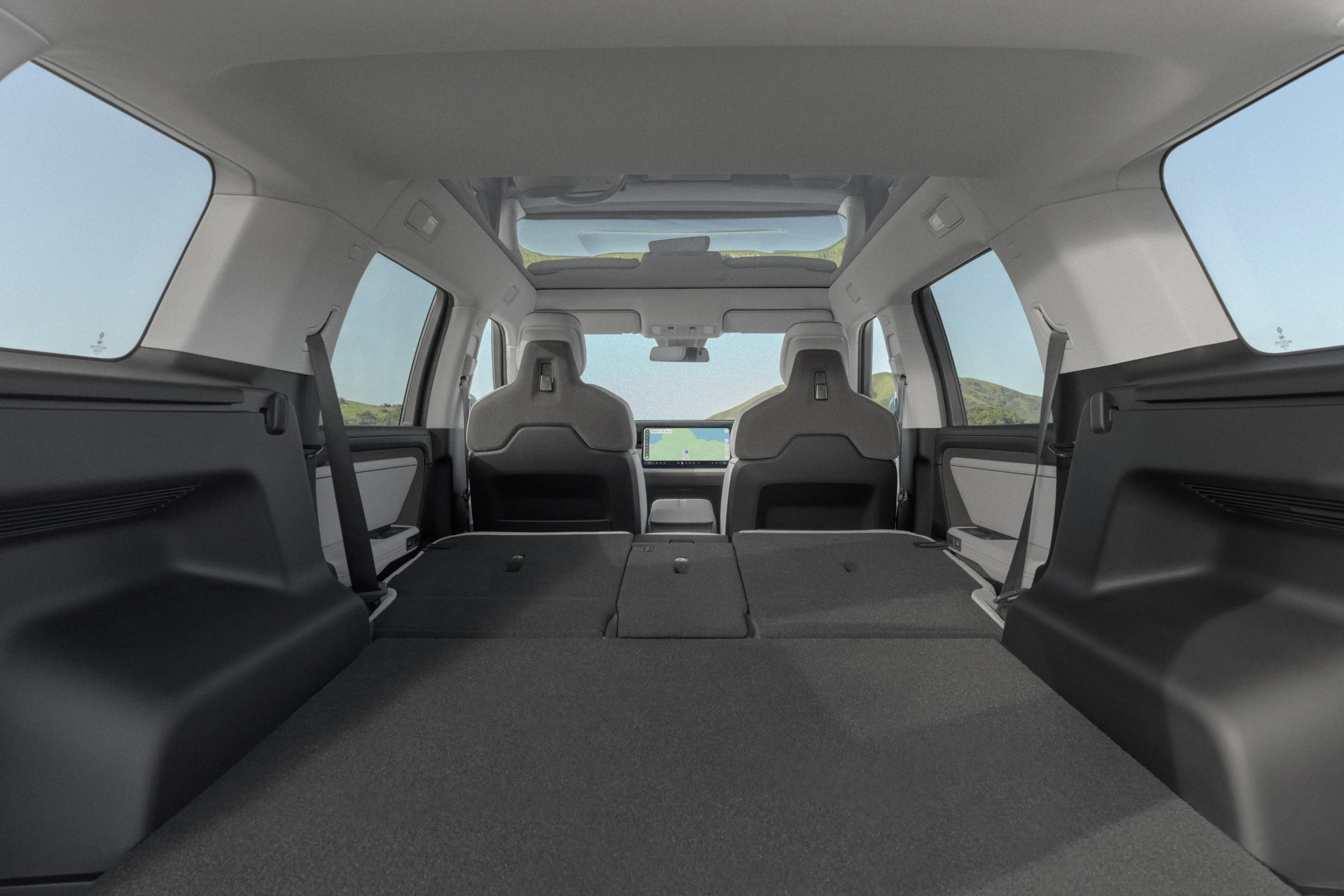 Rivian R2 Dual-Motor AWD Performance trunk view