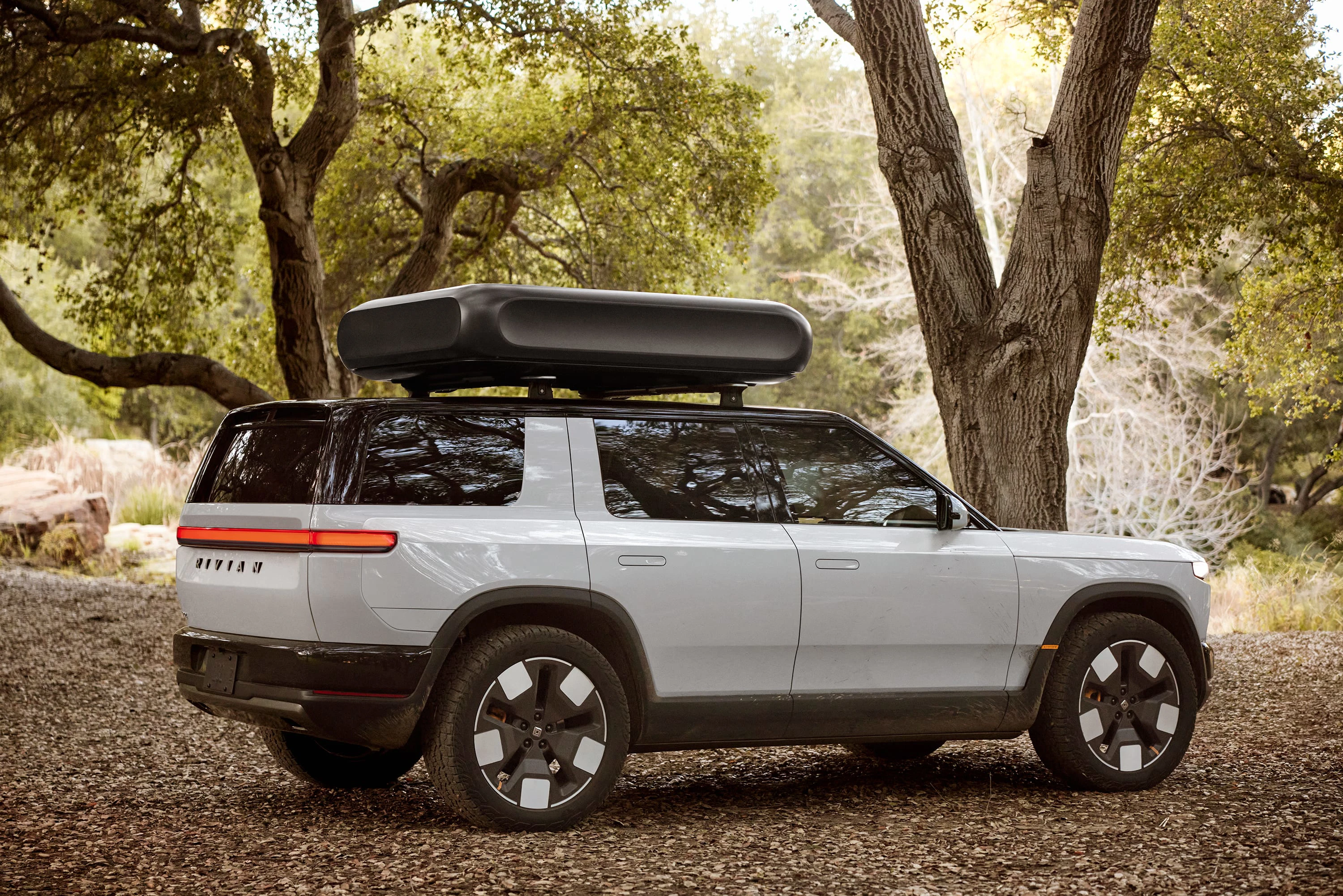 Rivian R2 RWD Long Range exterior view