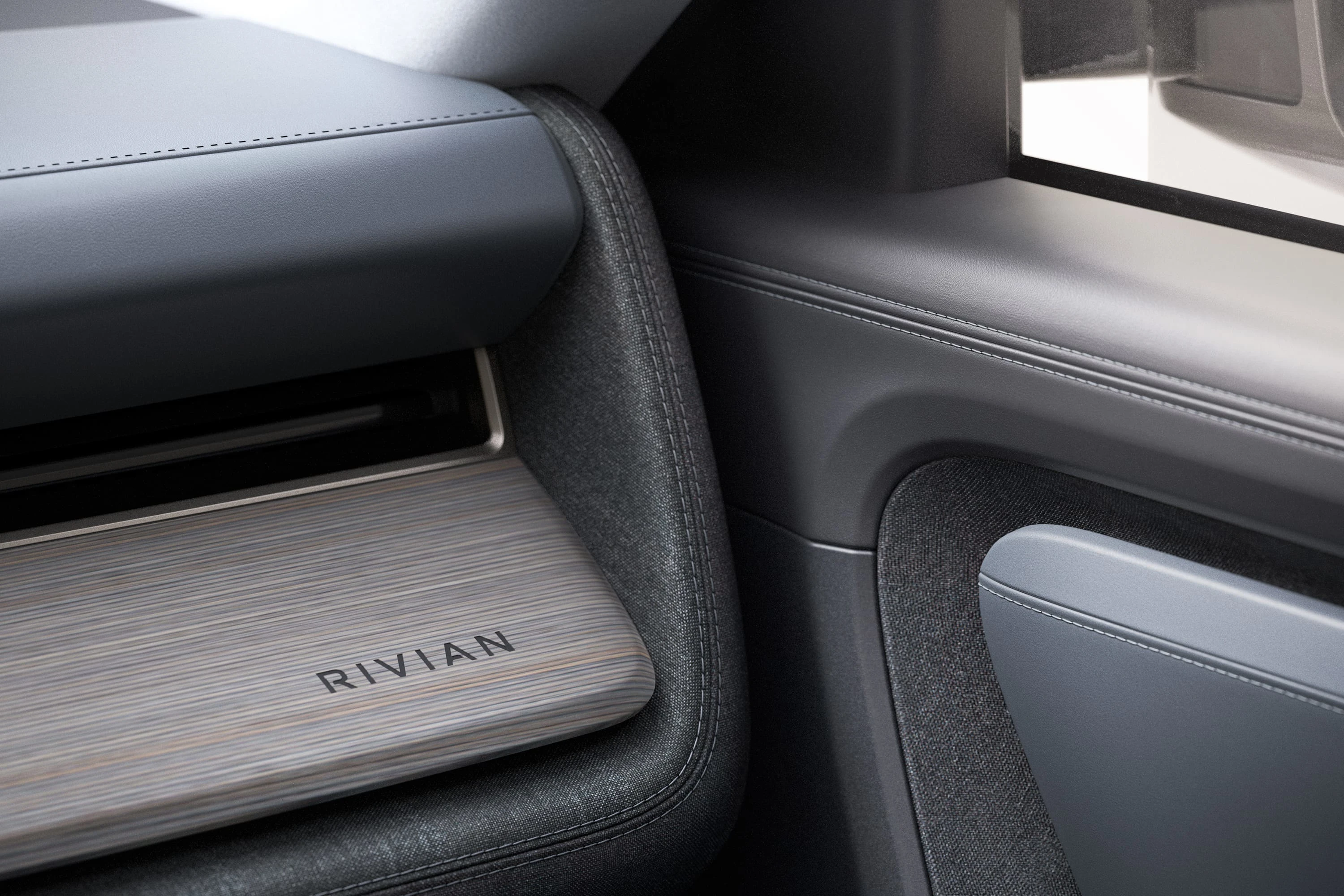 Rivian R2 RWD Long Range details view