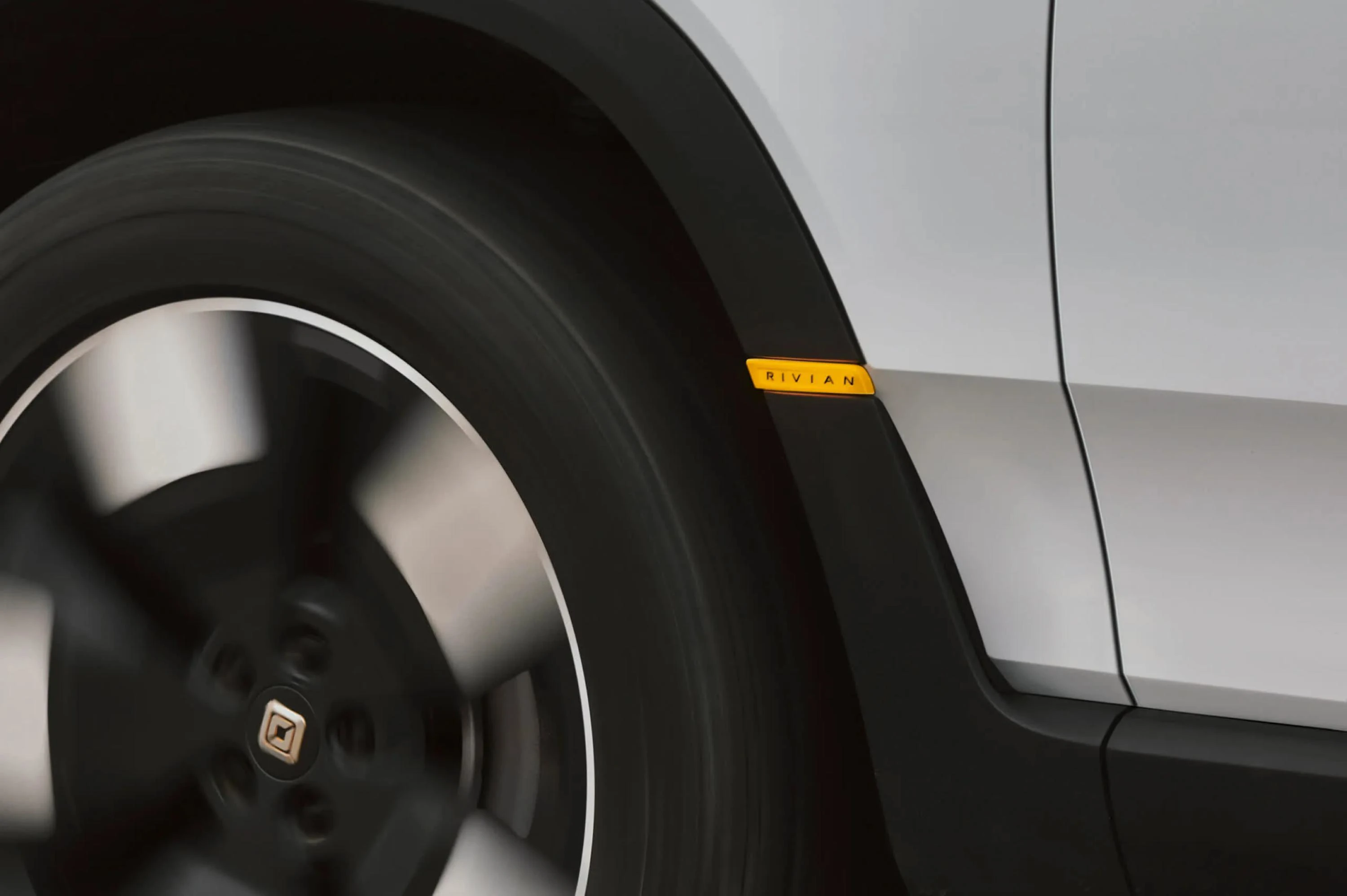 Rivian R2 RWD Long Range details view