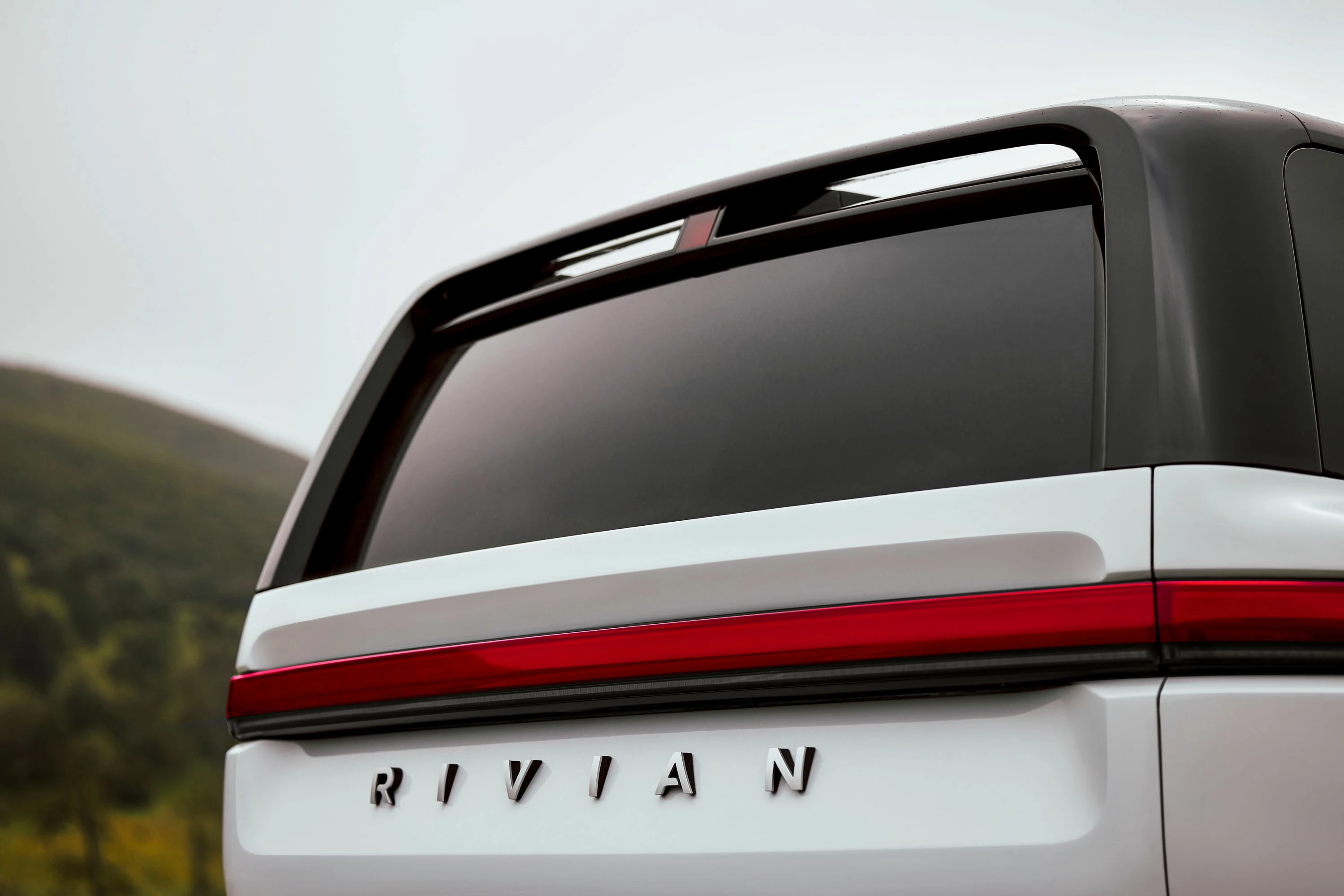 Rivian R2 RWD Long Range details view