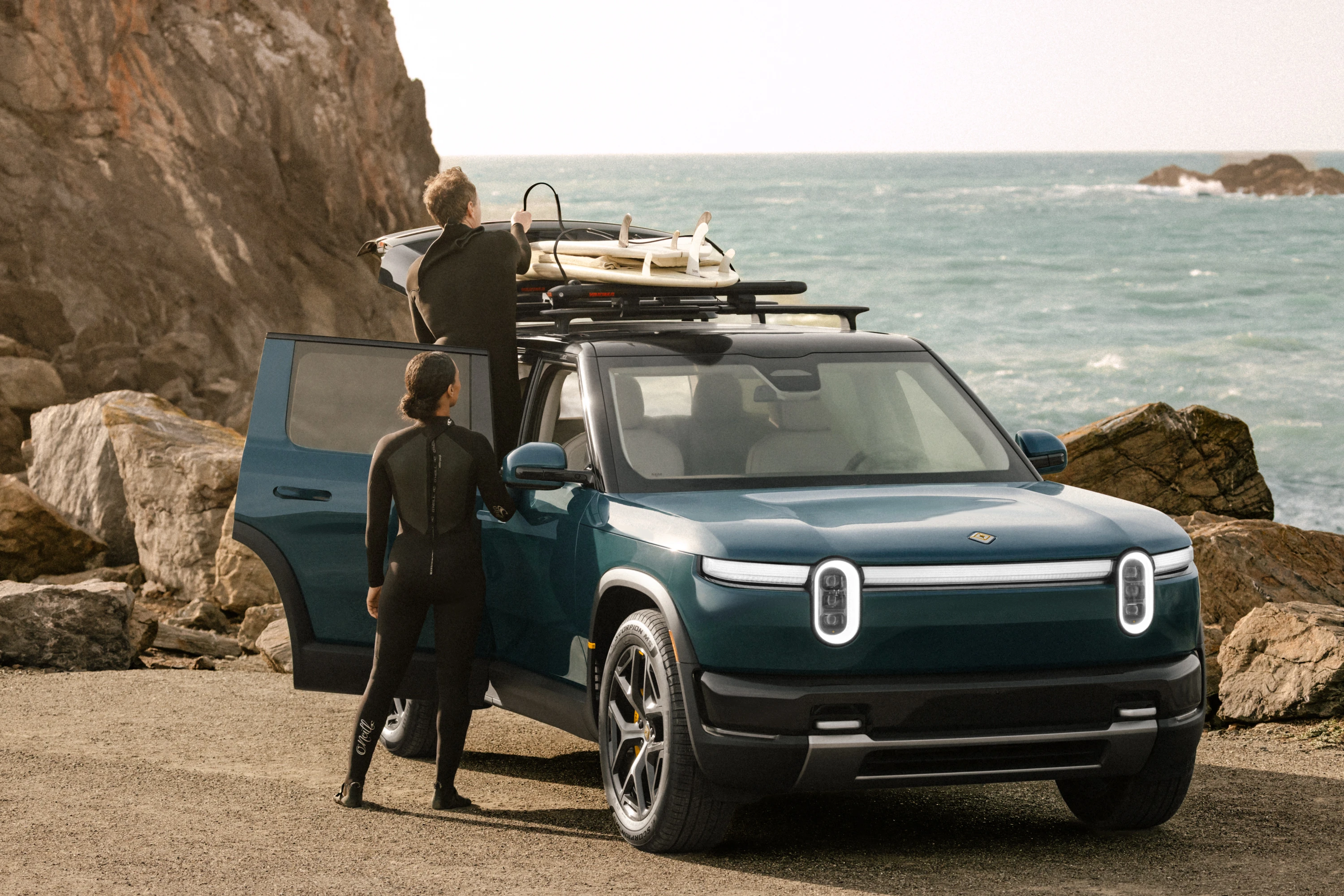 Rivian R2 RWD Long Range exterior view