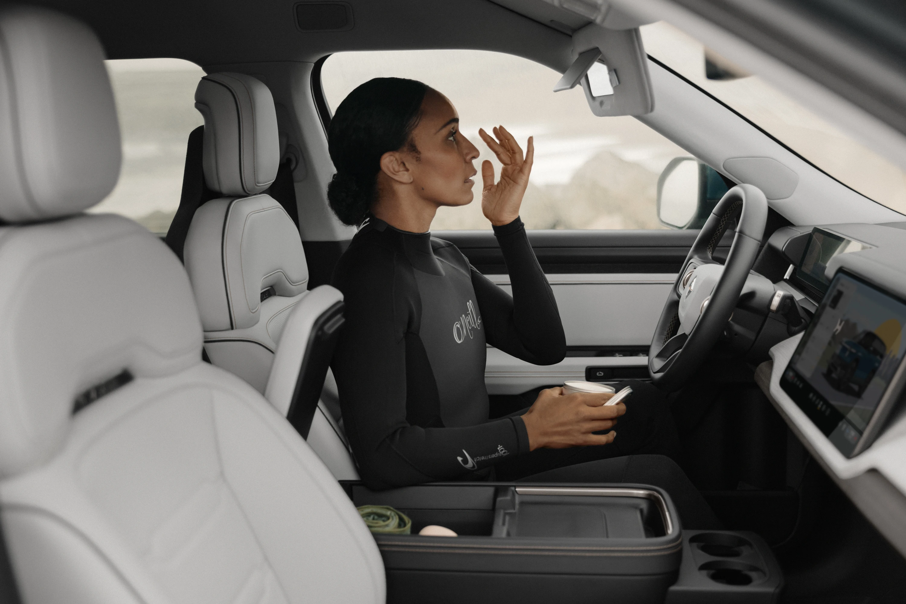 Rivian R2 RWD Long Range frontseats view