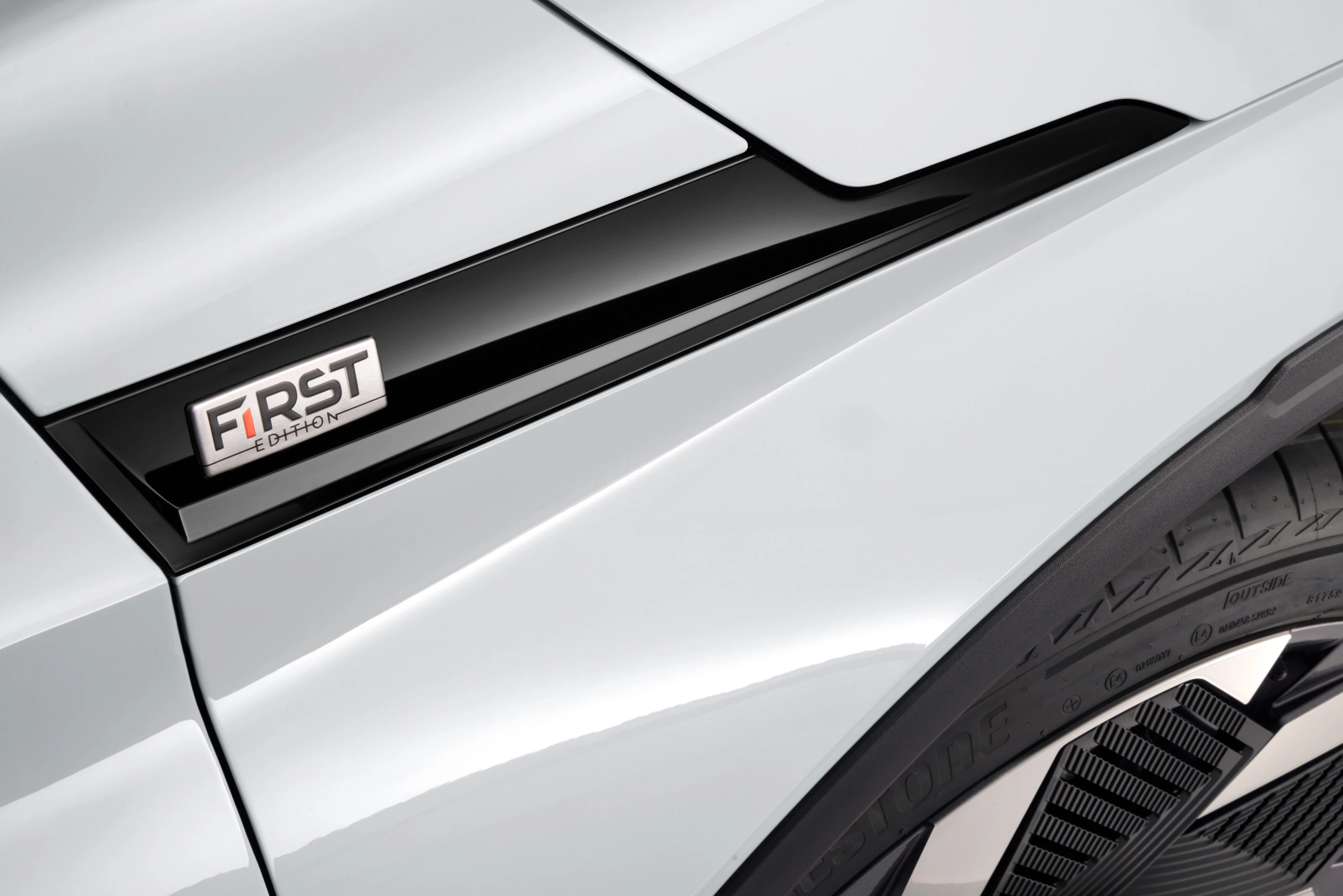 SKODA Elroq 60 details view