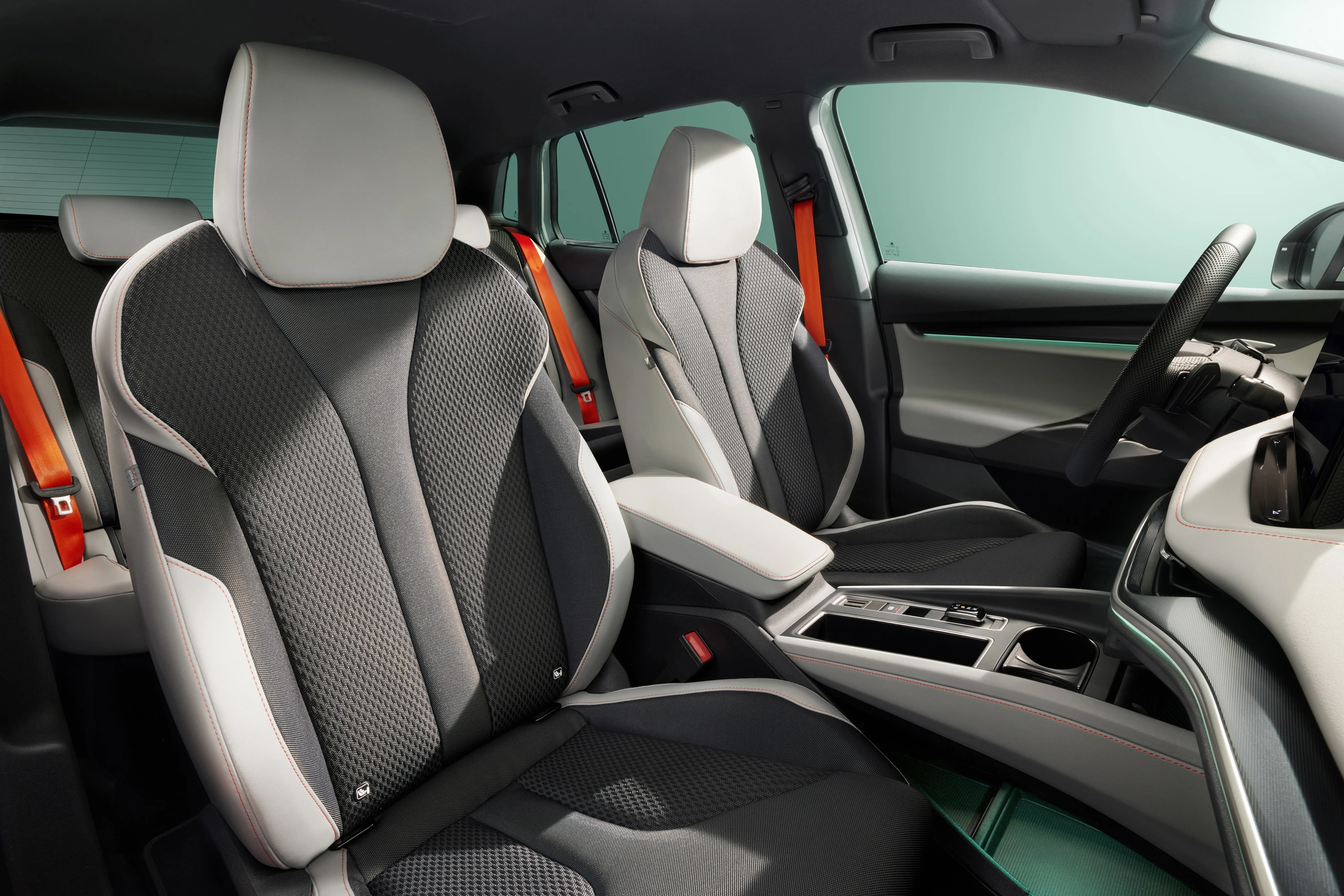 SKODA Elroq 60 frontseats view