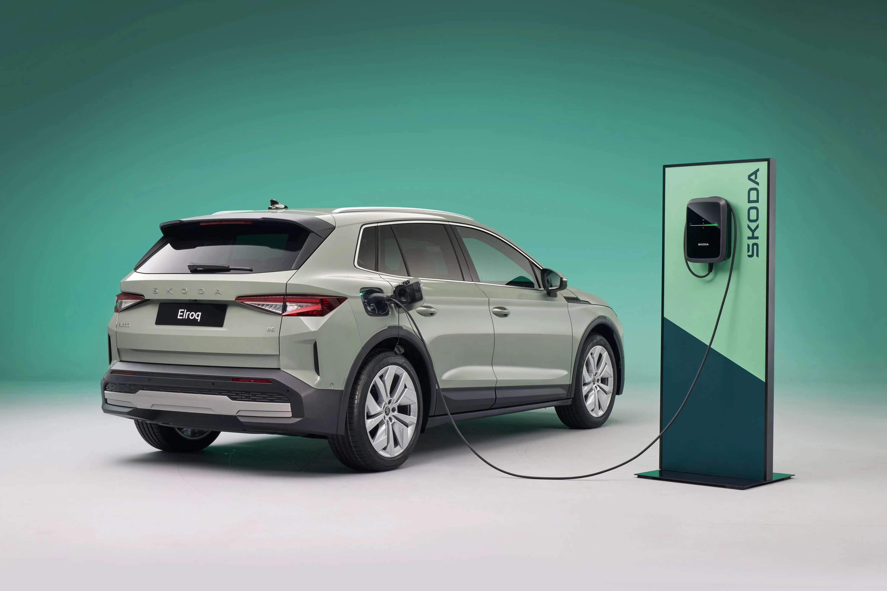 SKODA Elroq 60 charging view