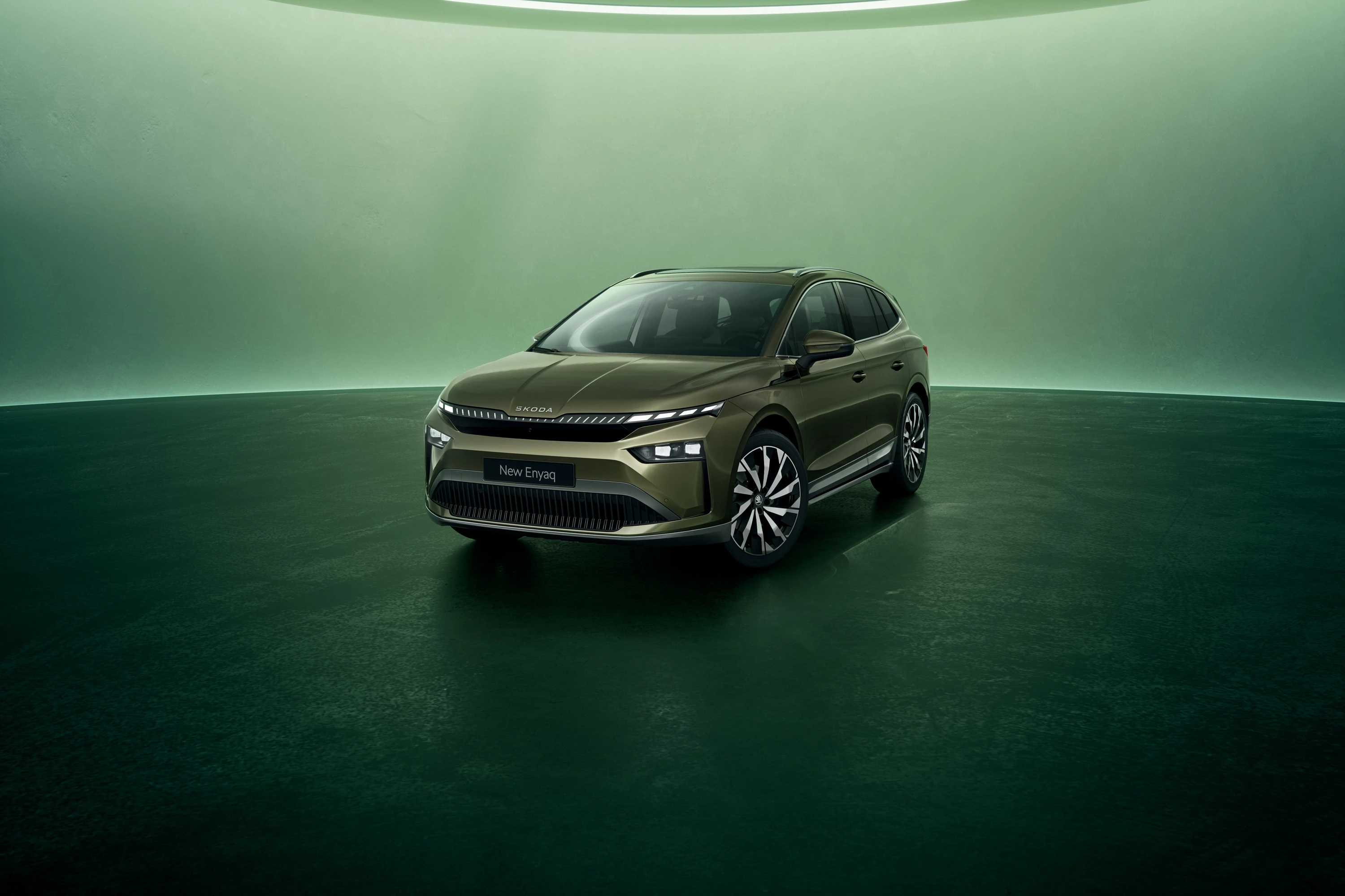 SKODA ENYAQ 60 exterior view
