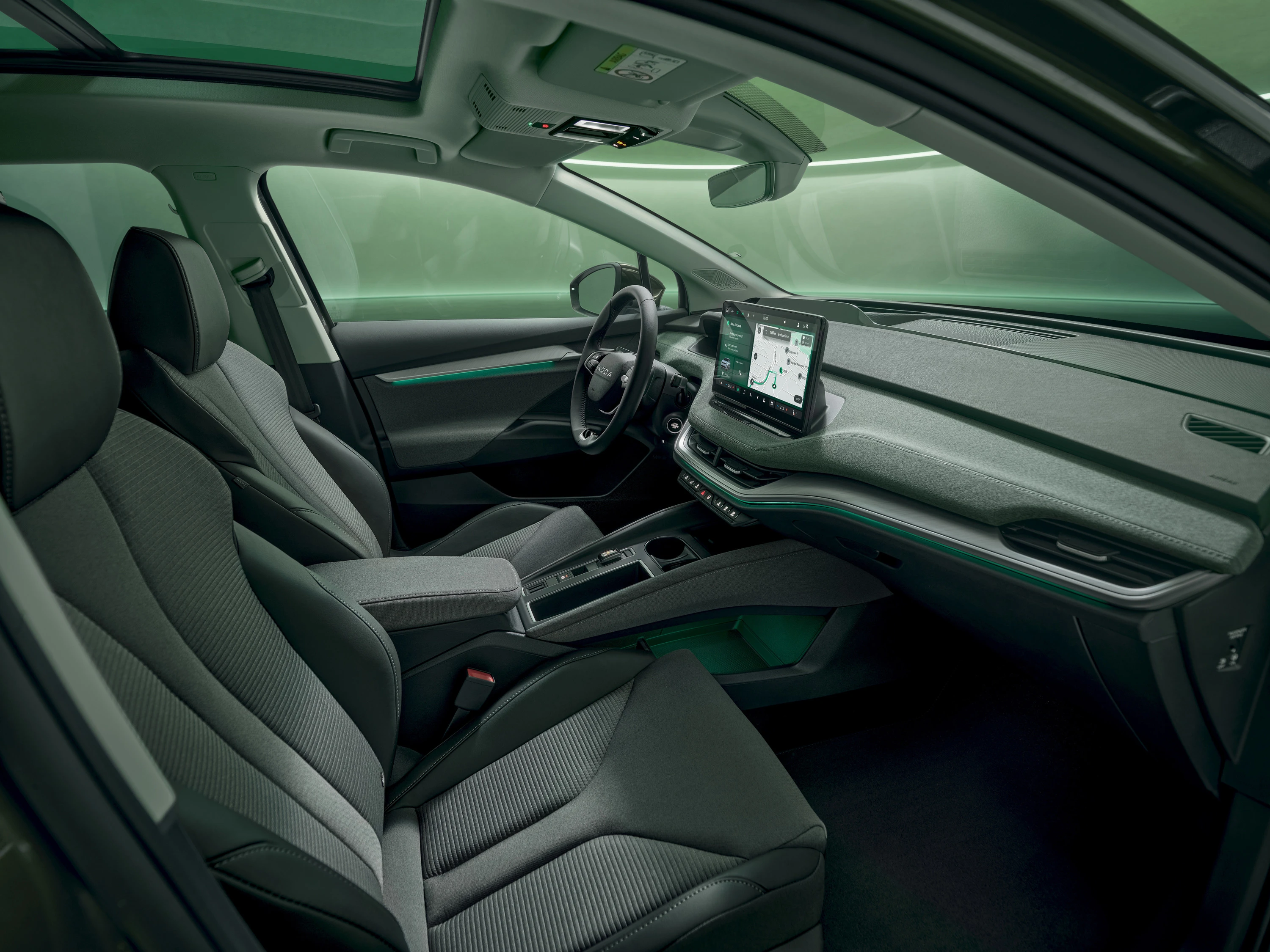 SKODA ENYAQ 60 frontseats view