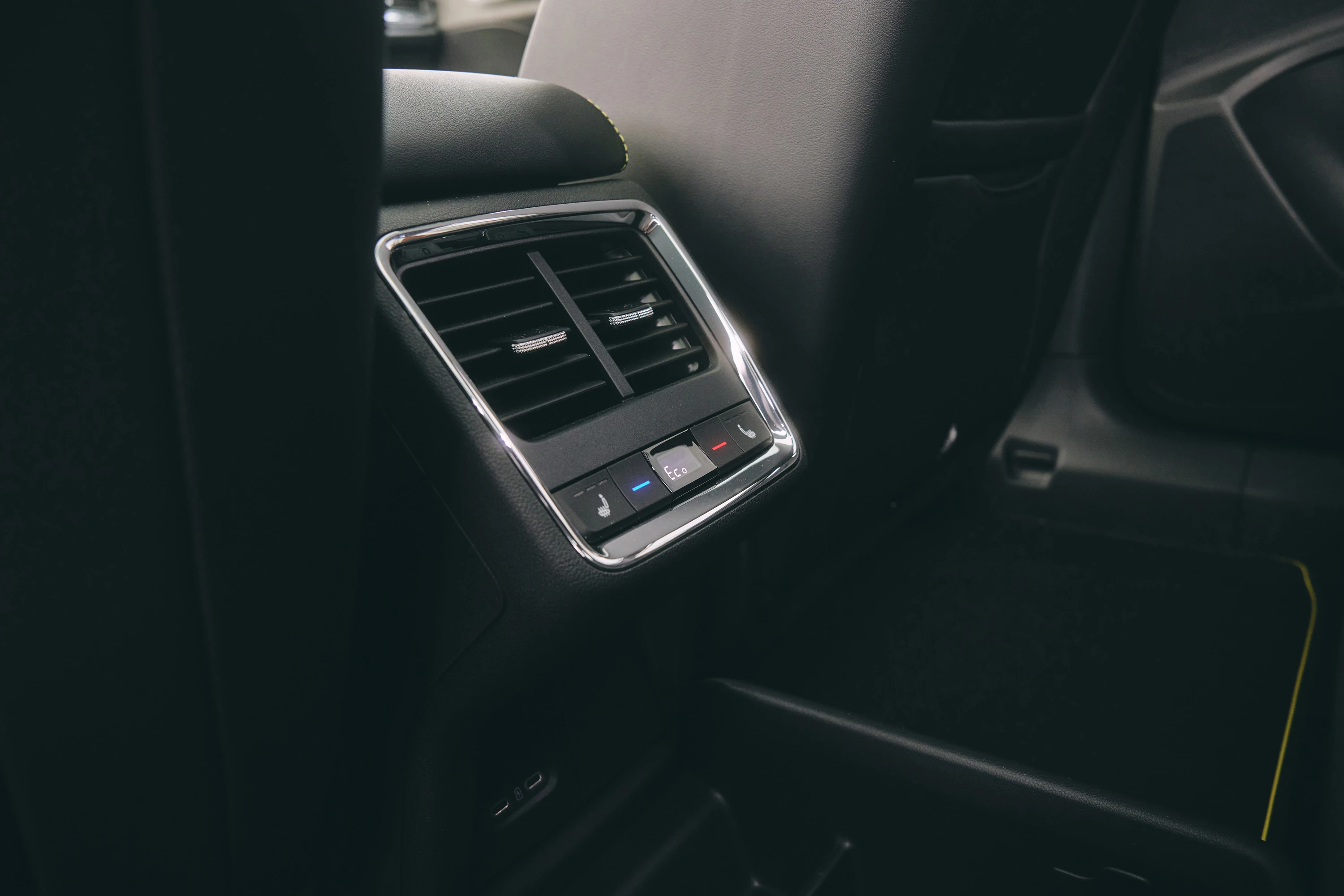 SKODA ENYAQ 60 (GEN2) details view