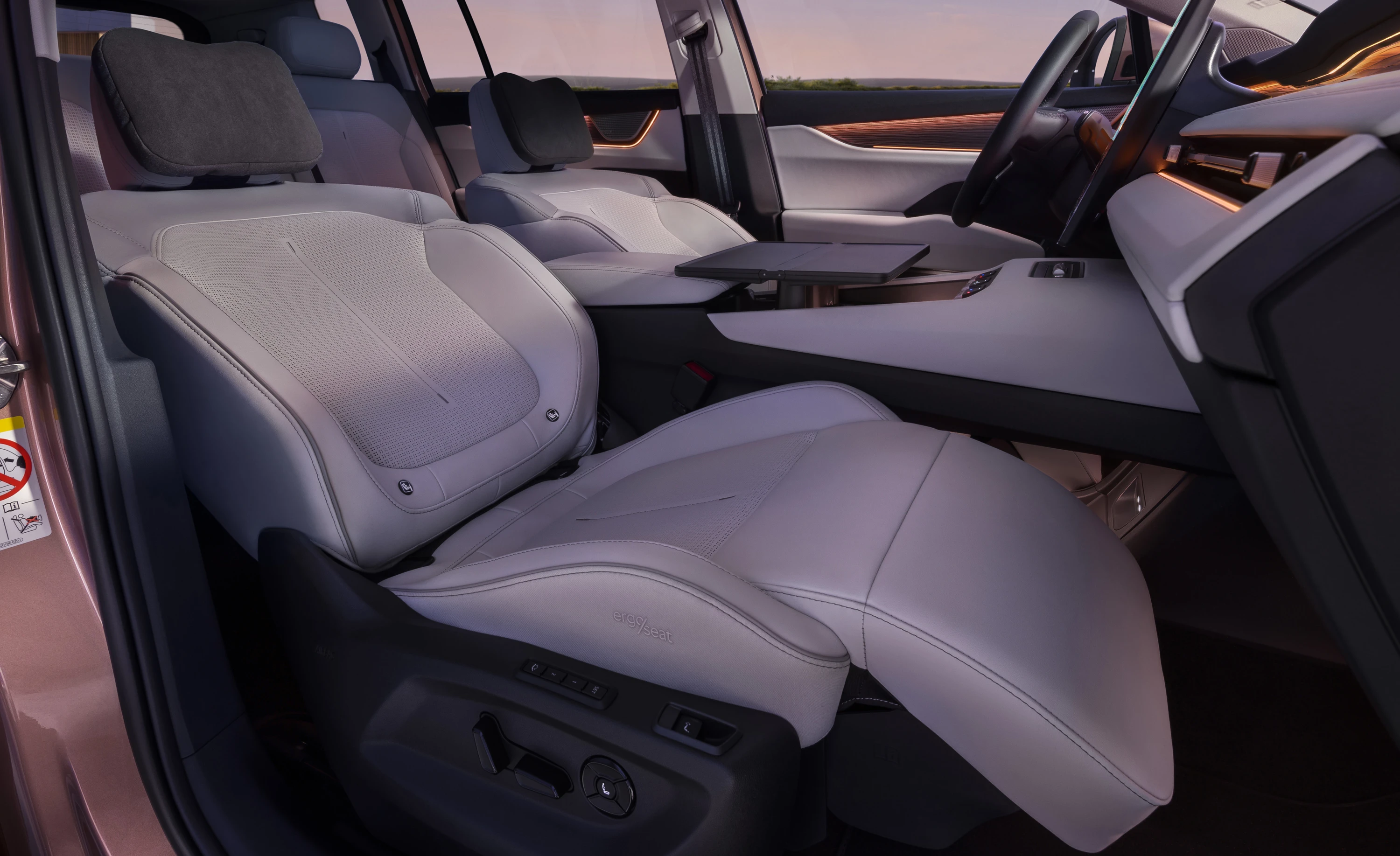 Skoda Peaq 60 frontseats view