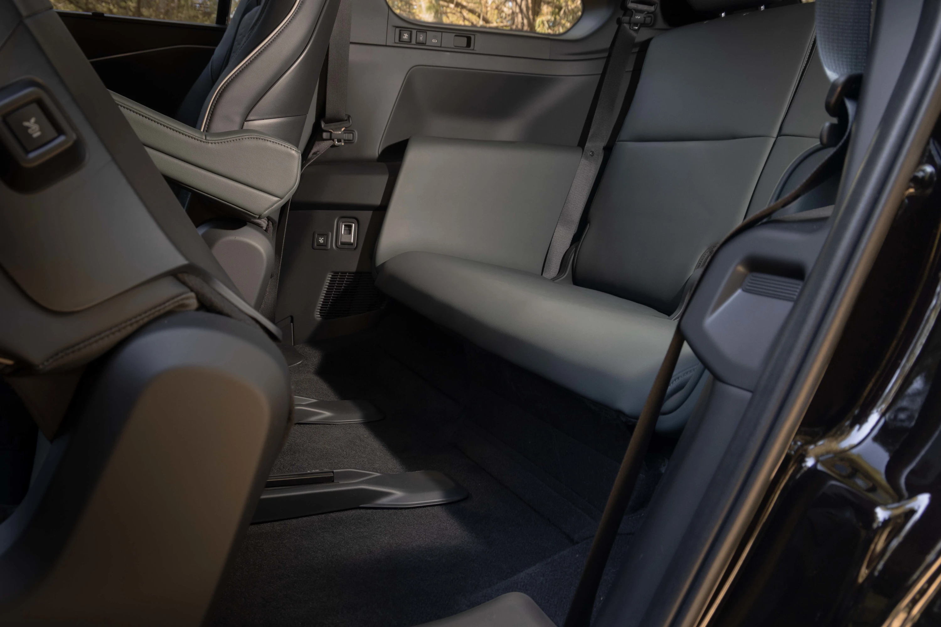 Subaru Getaway AWD 95.8 kWh thidrowseats view