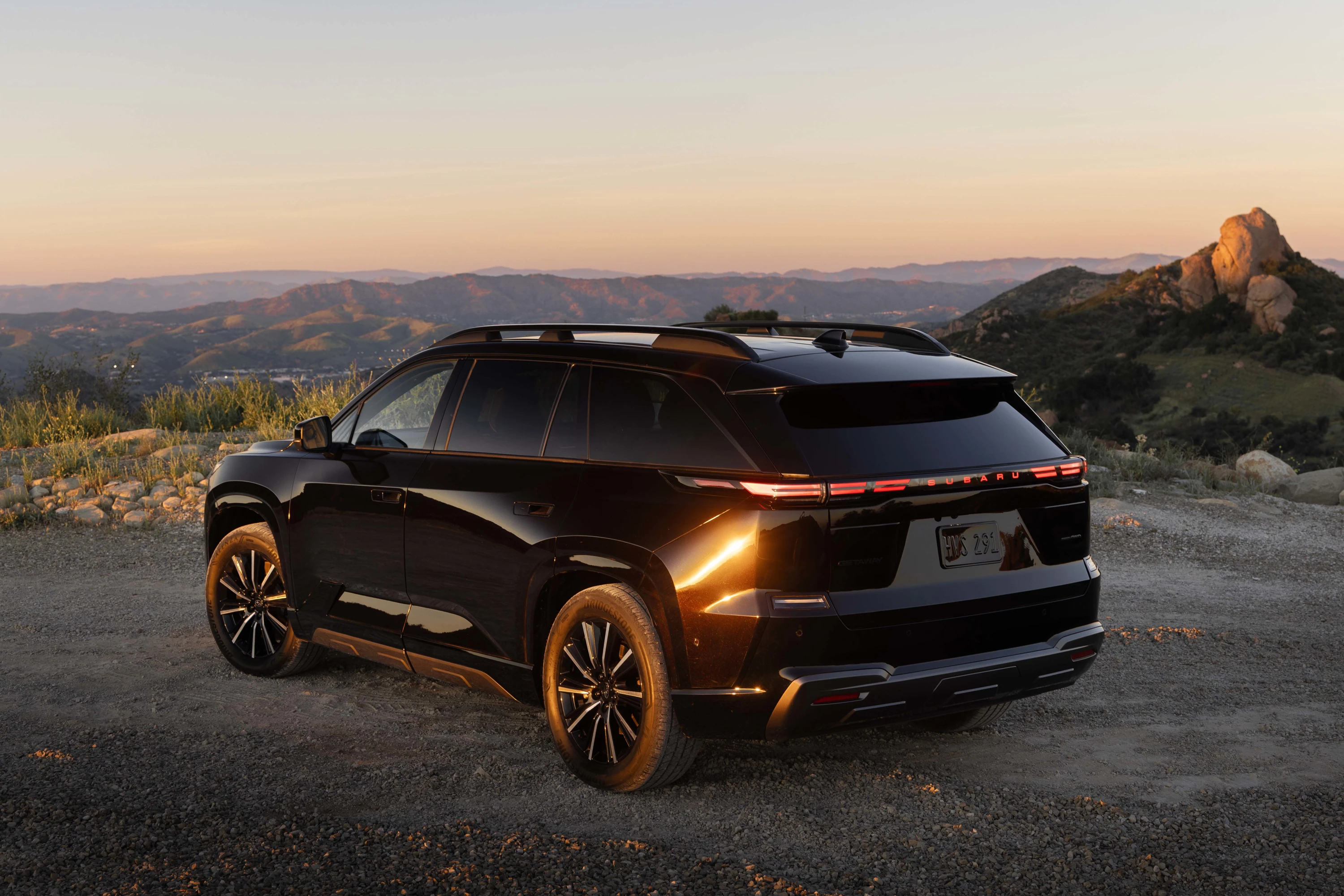 Subaru Getaway AWD 95.8 kWh exterior view