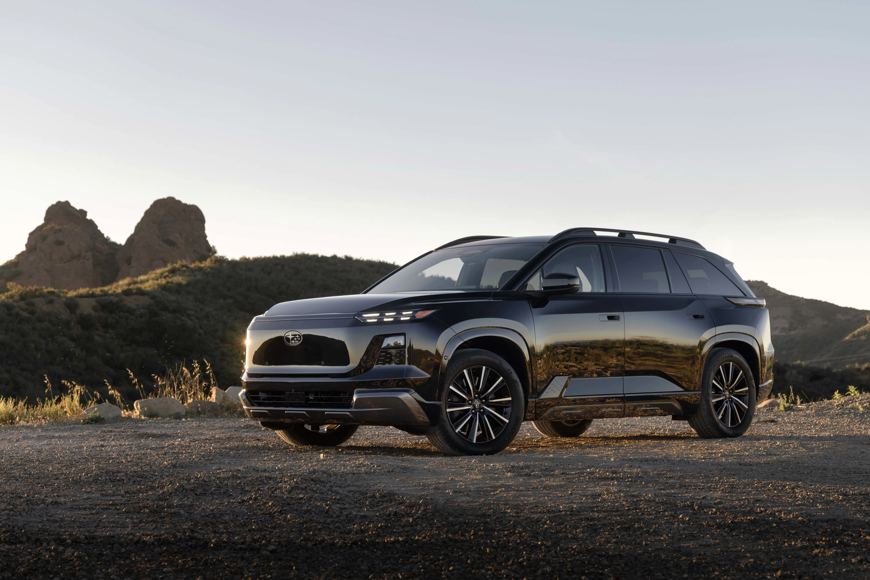 Subaru Getaway AWD 95.8 kWh exterior view