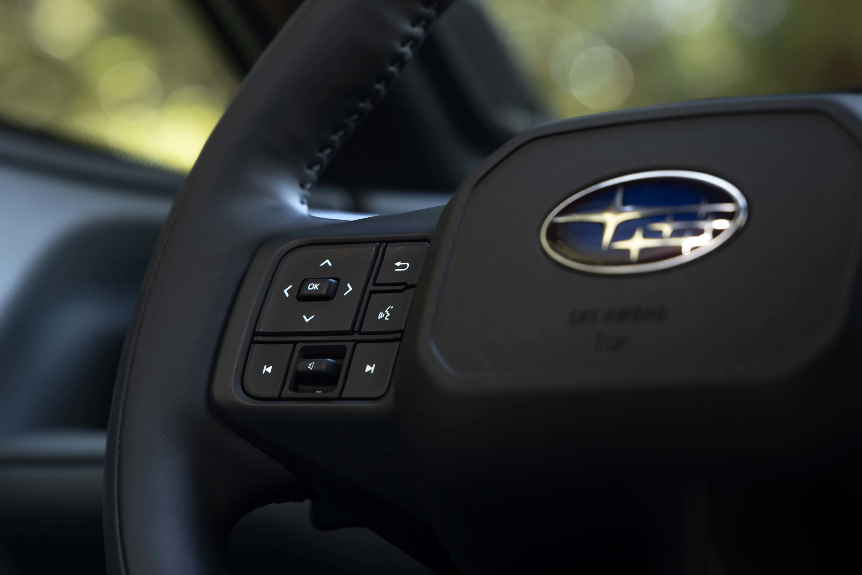Subaru Getaway AWD 95.8 kWh steeringwheel view