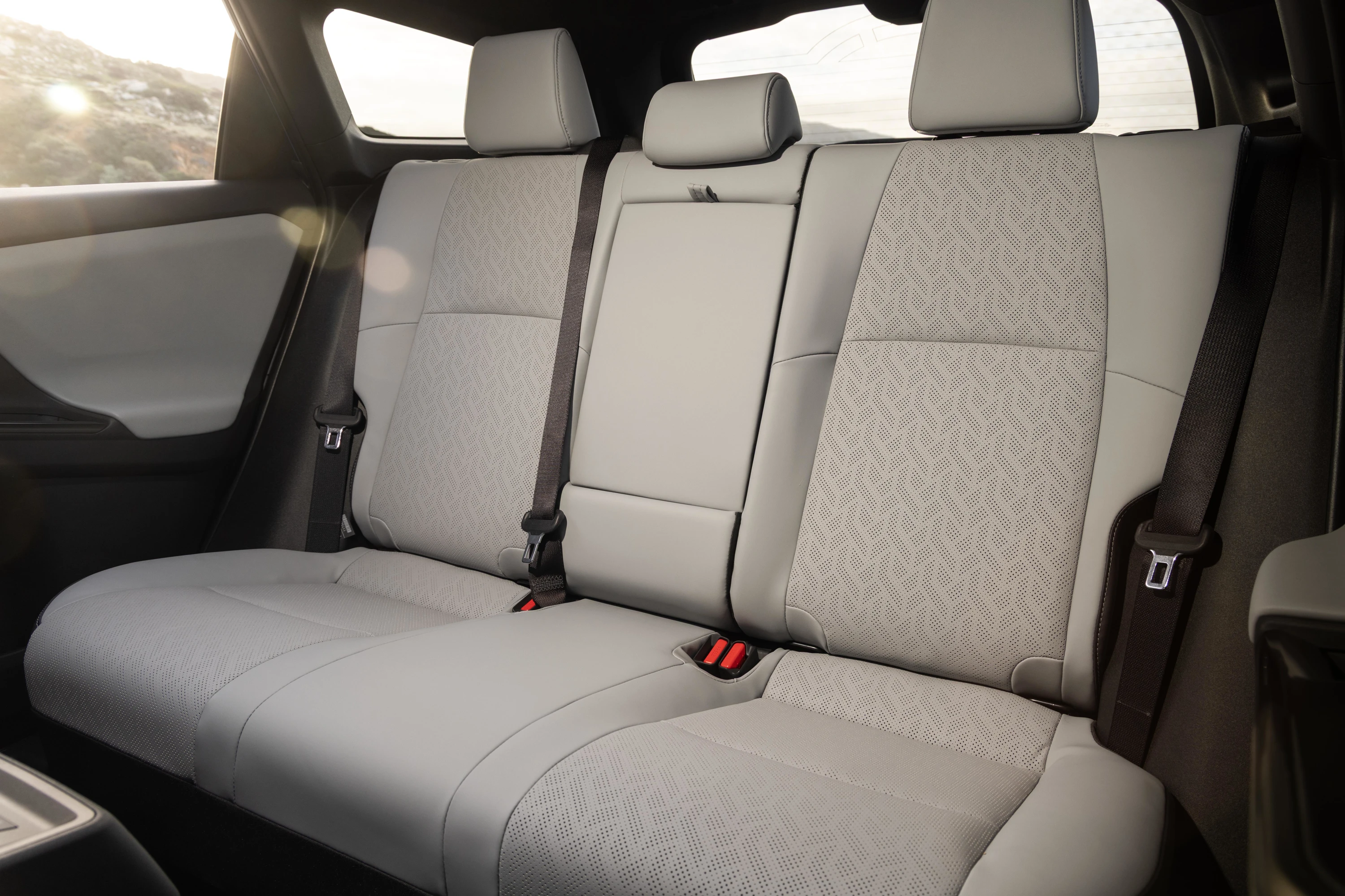 Subaru E-Outback AWD secondrowseats view