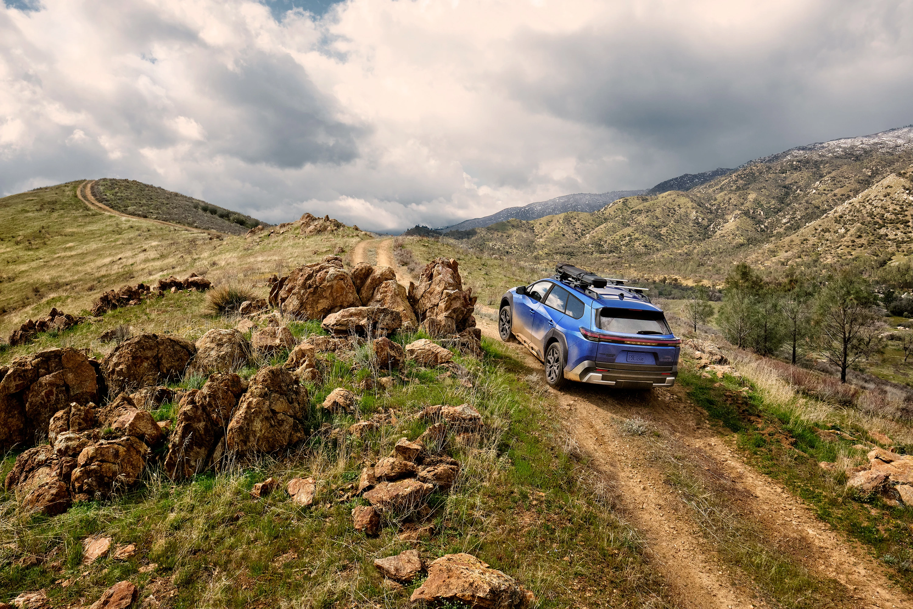 Subaru E-Outback AWD dynamic view