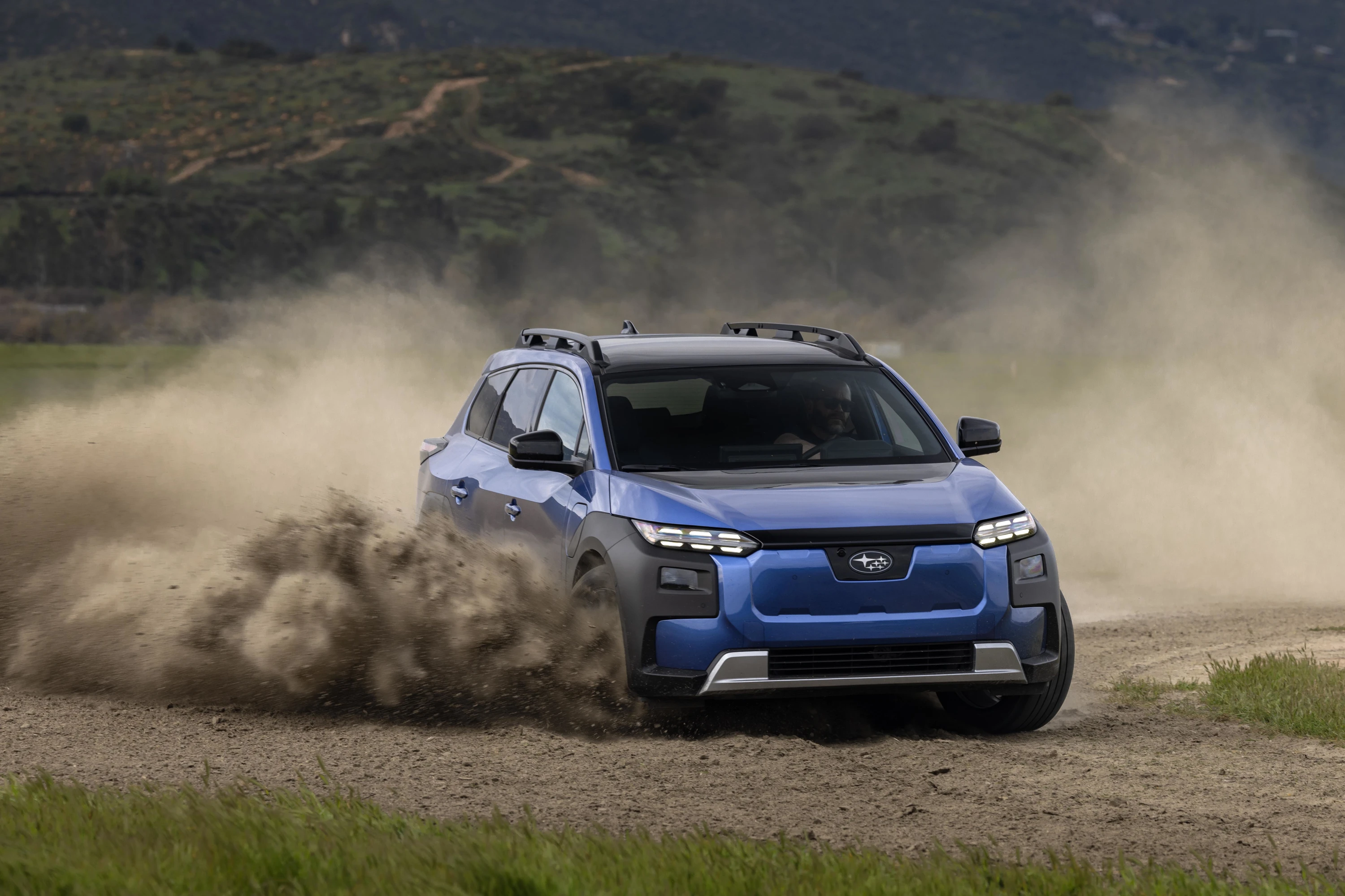 Subaru E-Outback AWD dynamic view