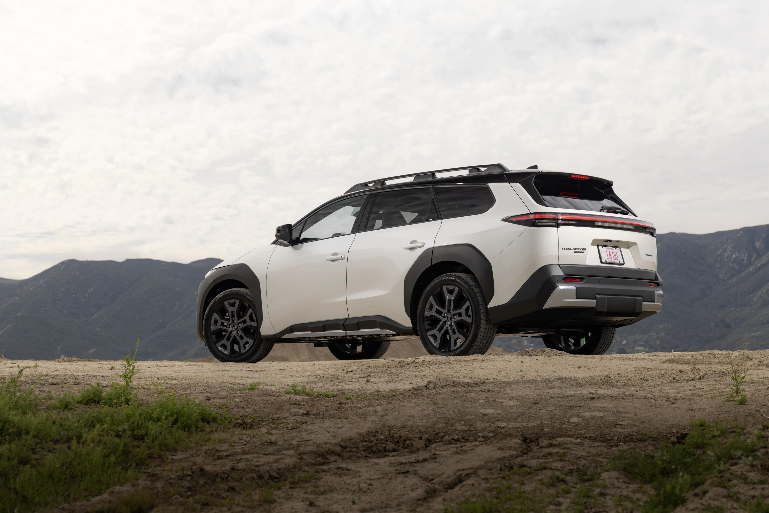 Subaru E-Outback AWD exterior view