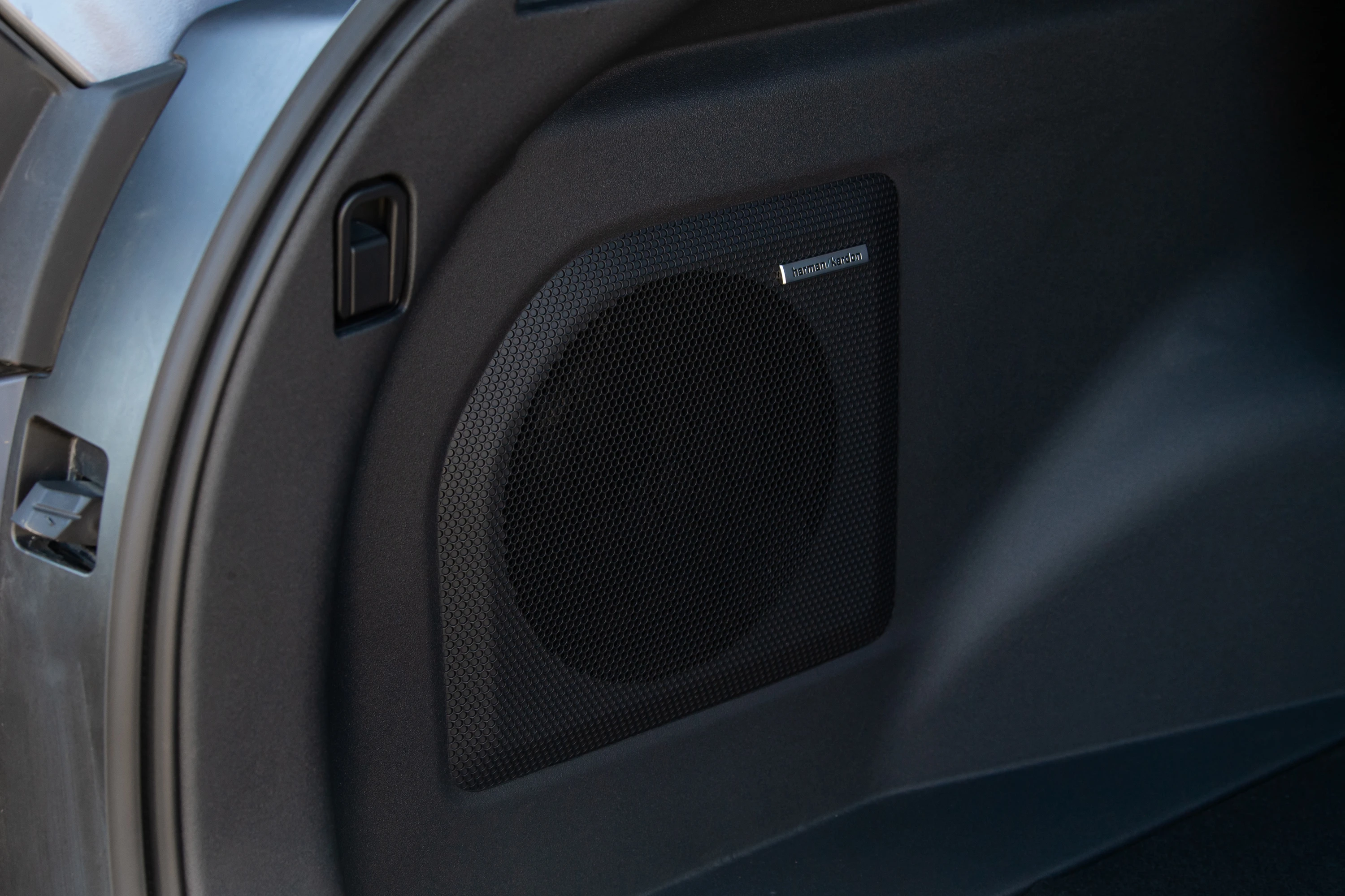 Subaru Solterra AWD soundsystem view