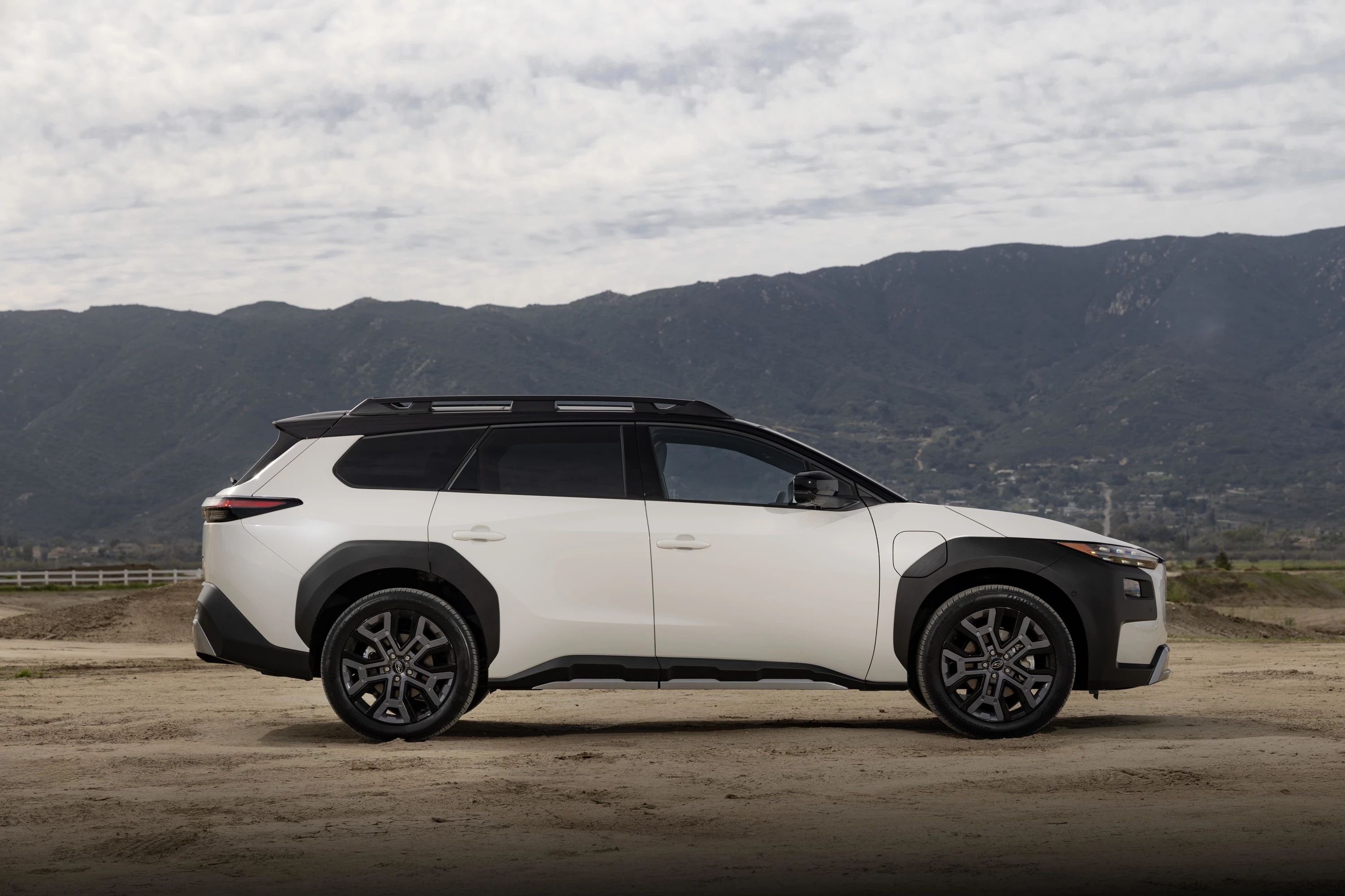 Subaru Trailseeker AWD exterior view