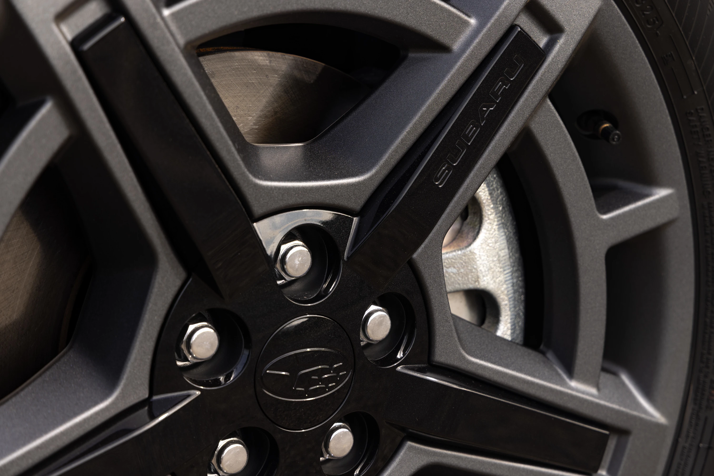 Subaru Uncharted AWD 77 kWh details view