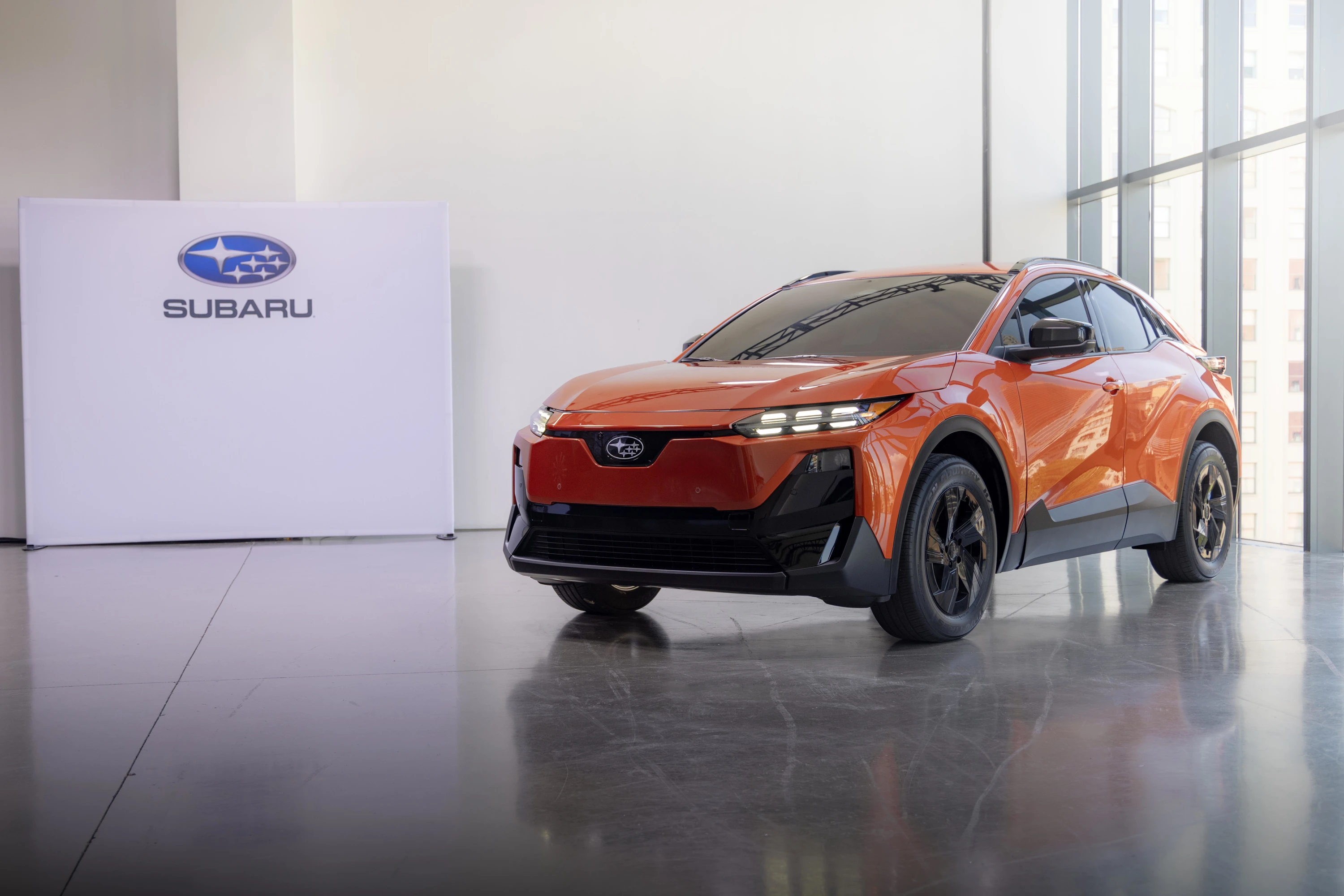 Subaru Uncharted AWD 77 kWh exterior view