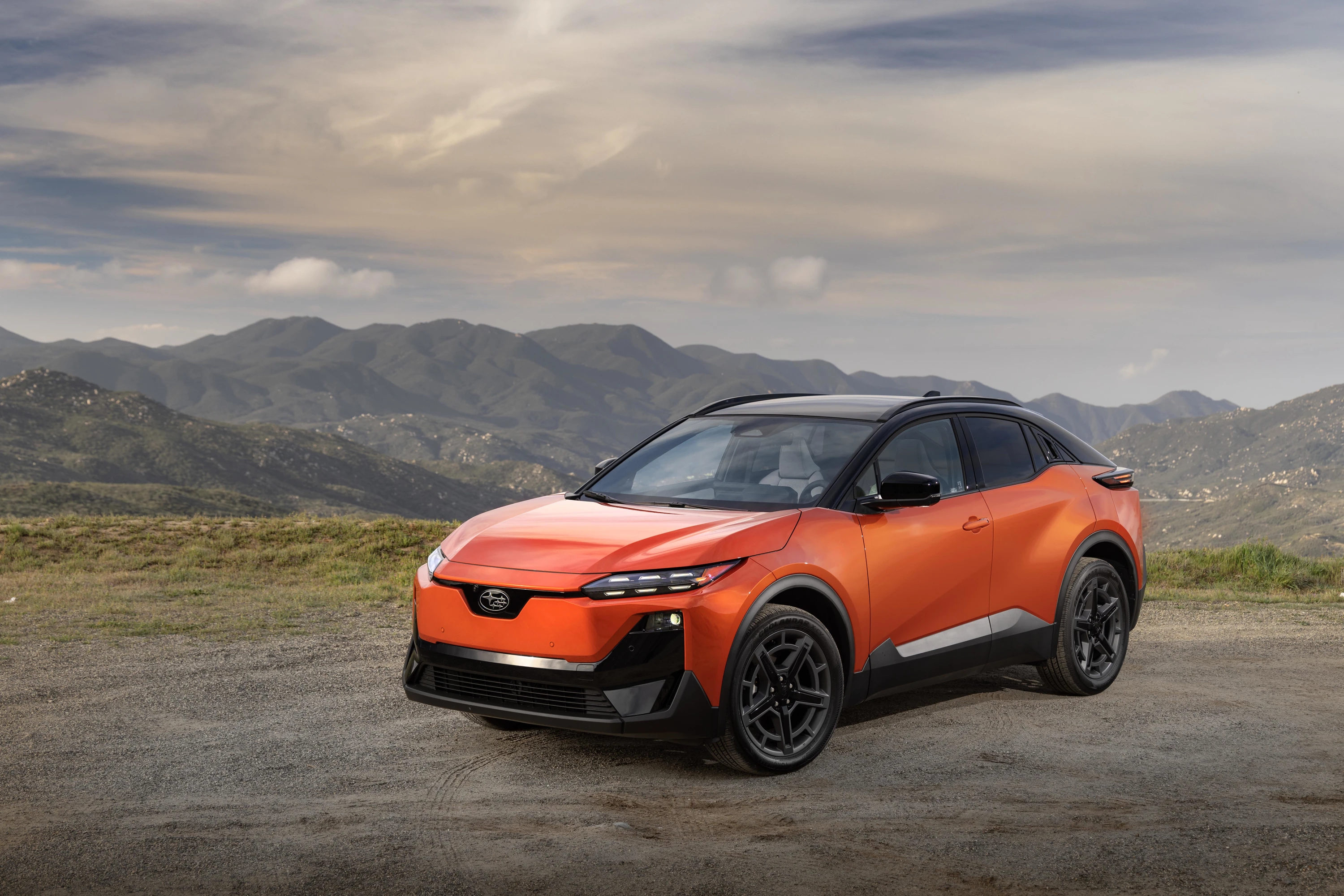Subaru Uncharted AWD 77 kWh exterior view