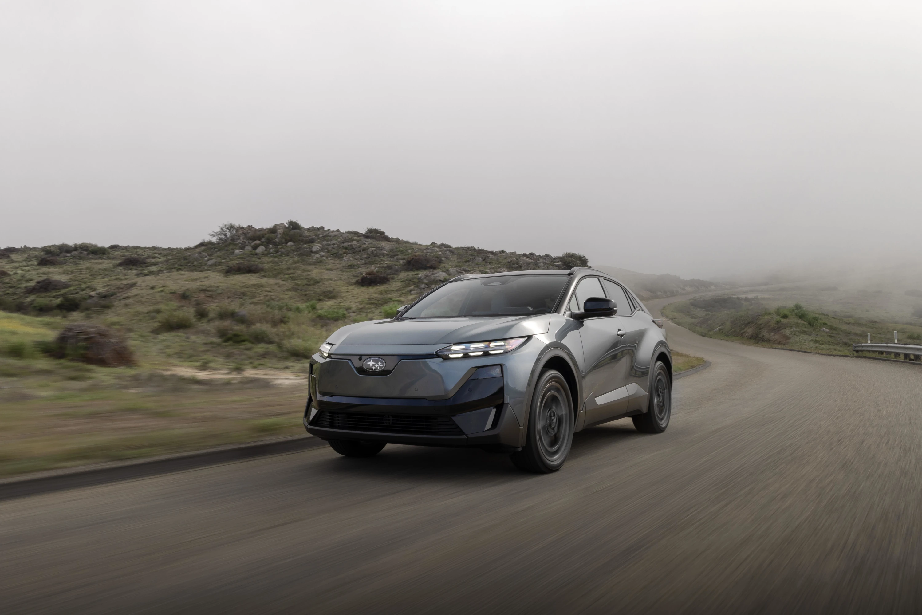 Subaru Uncharted AWD 77 kWh dynamic view