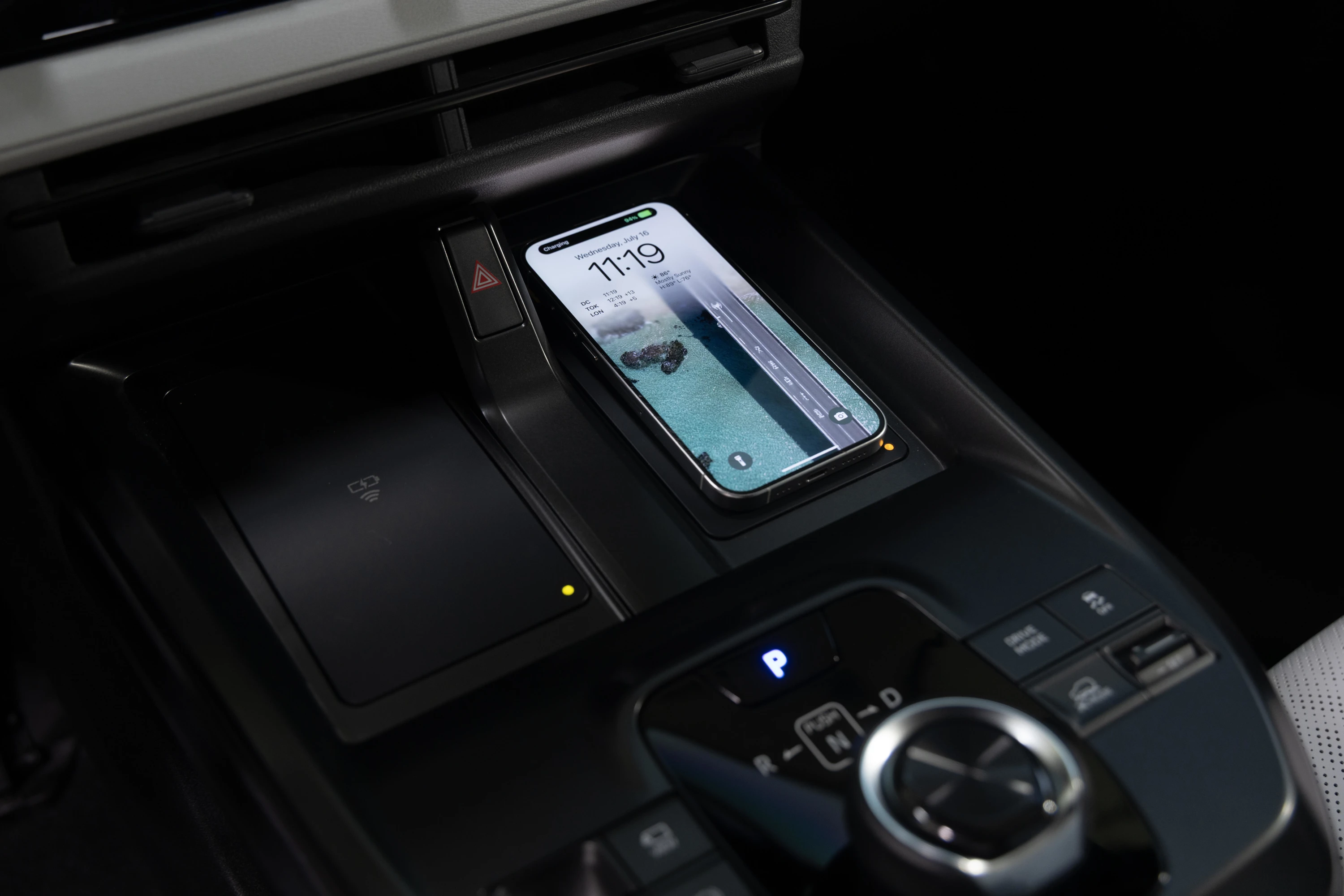 Subaru Uncharted FWD 77 kWh details view