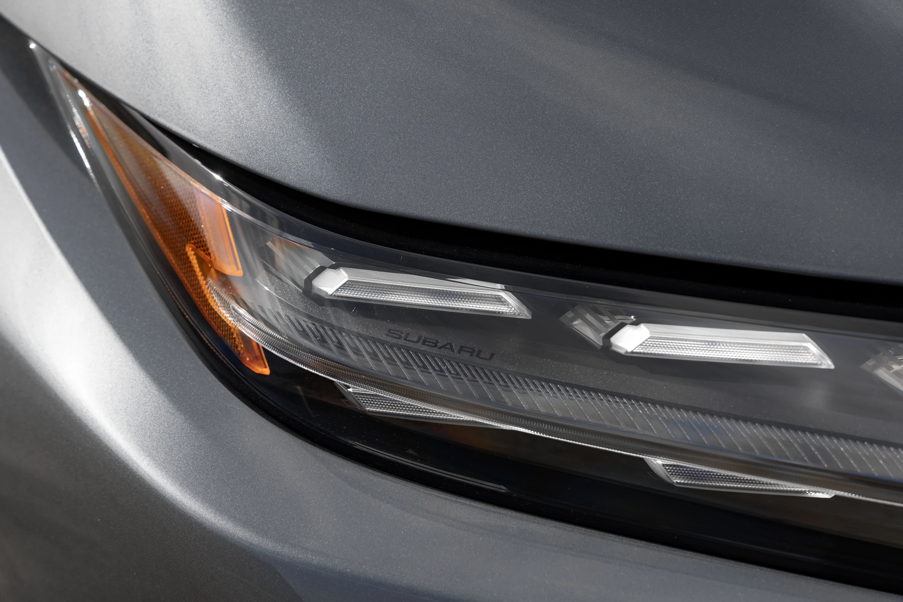 Subaru Uncharted FWD 77 kWh headlights view