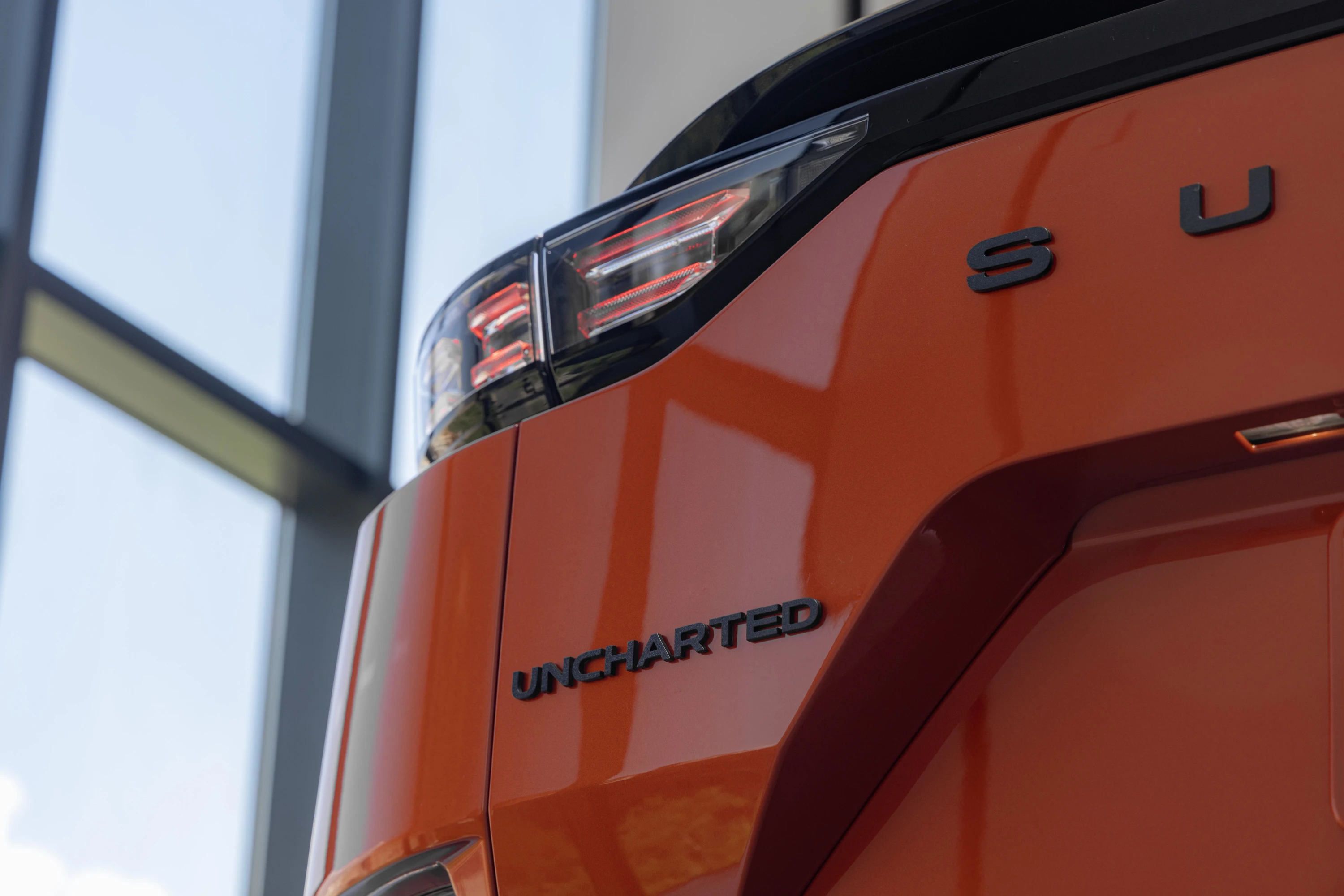 Subaru Uncharted FWD 77 kWh details view