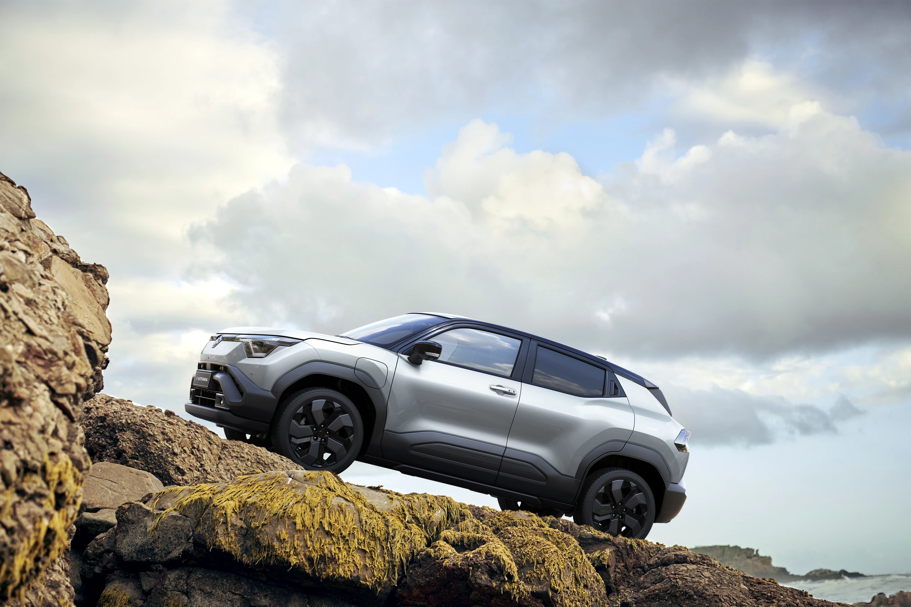 Suzuki e Vitara 61 kWh AllGrip-e AWD exterior view