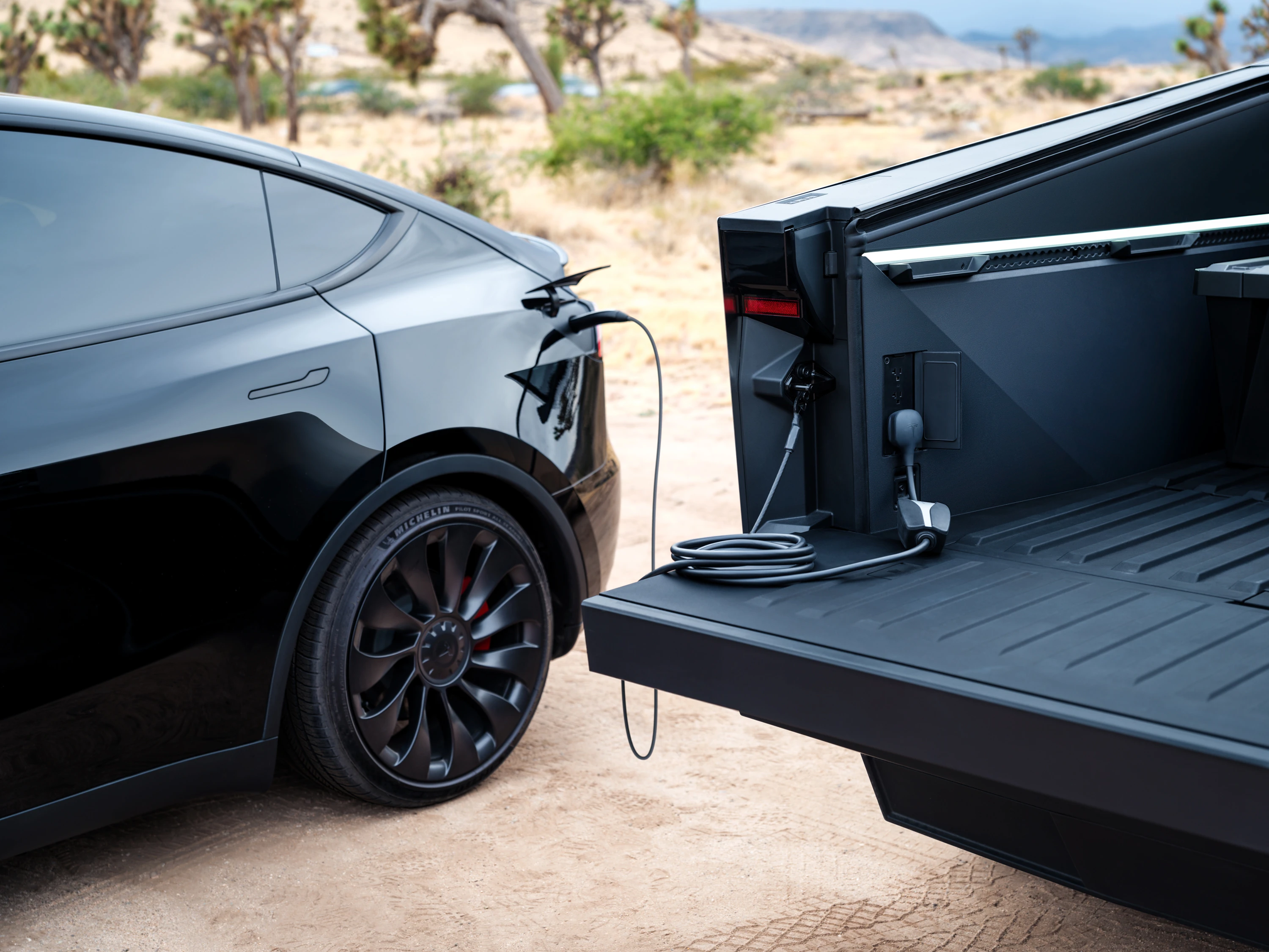 Tesla Cybertruck Cyberbeast v2l view