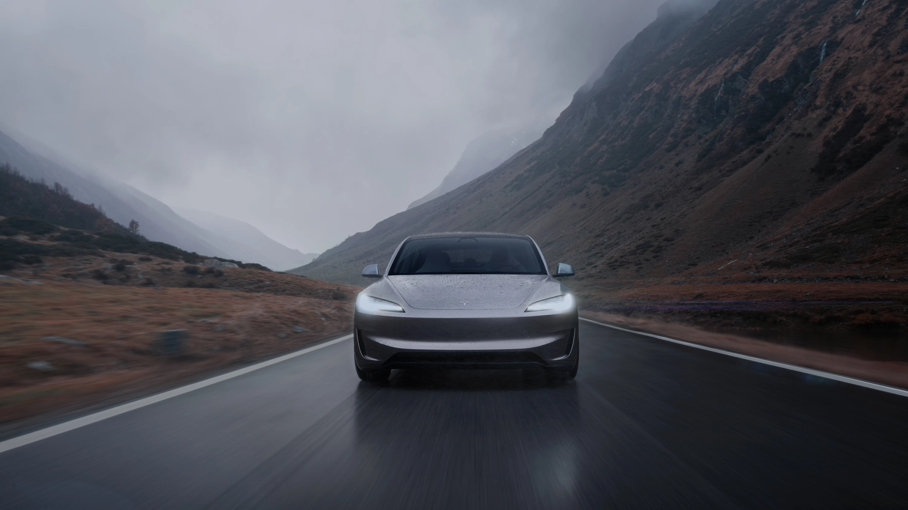 Tesla Model 3 Long Range dynamic view