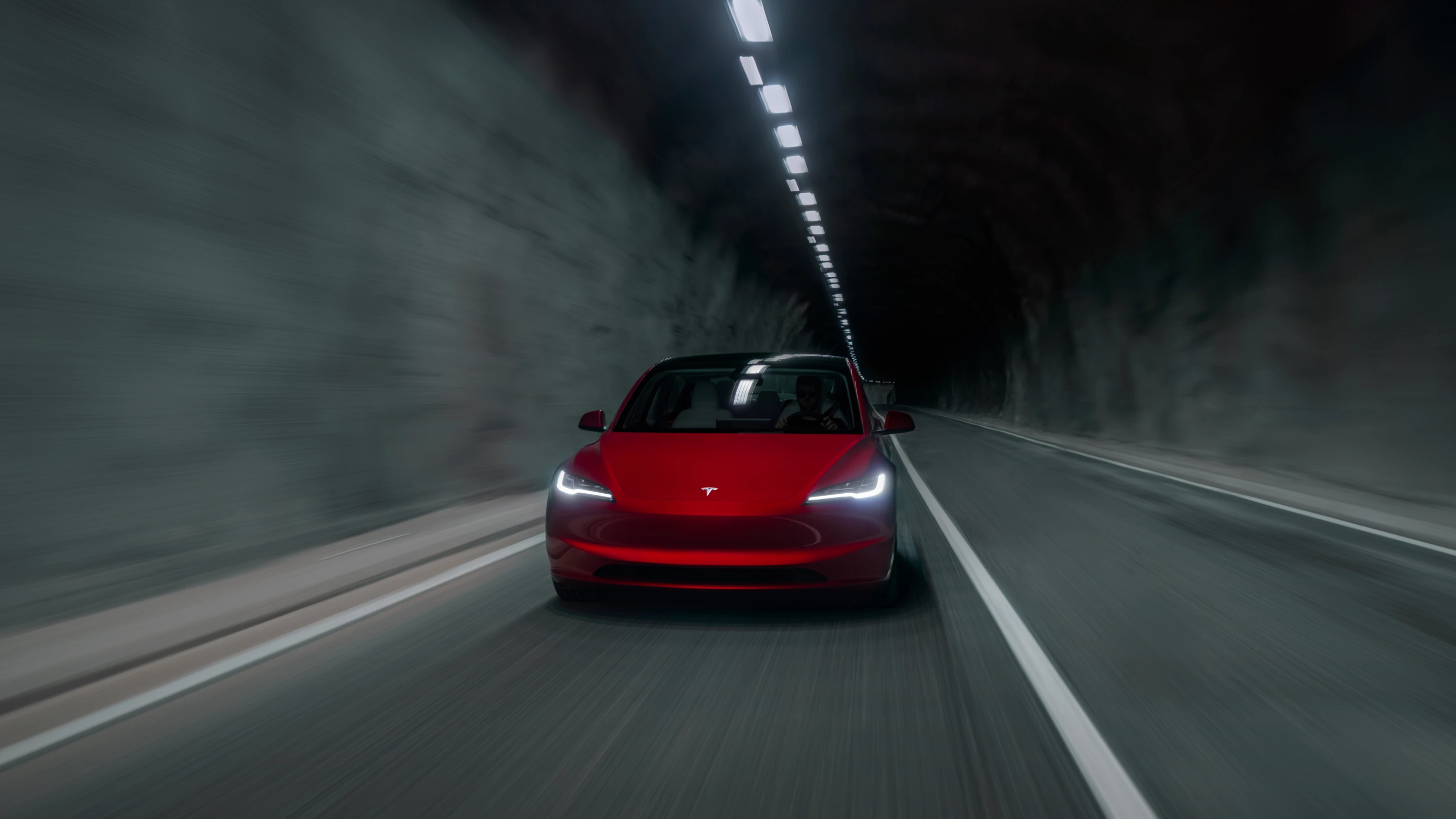 Tesla Model 3 Long Range dynamic view