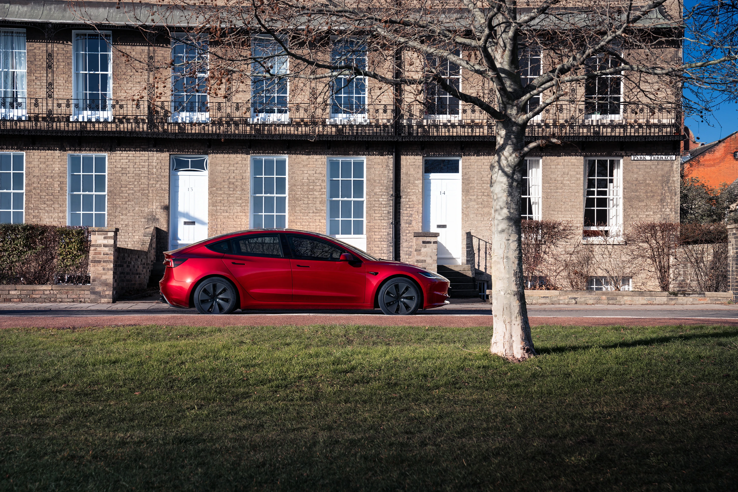 Tesla Model 3 Long Range exterior view
