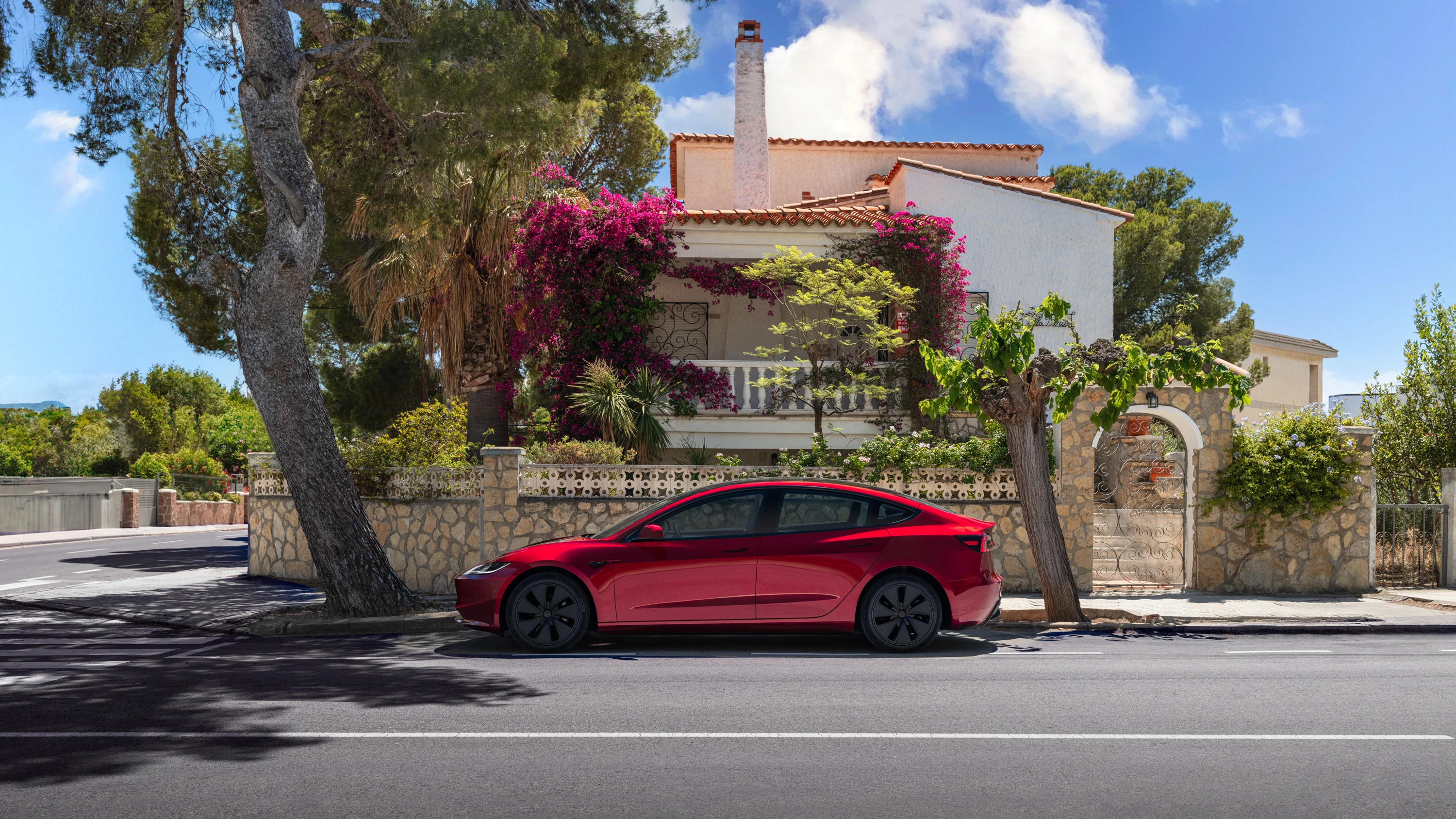 Tesla Model 3 Long Range exterior view