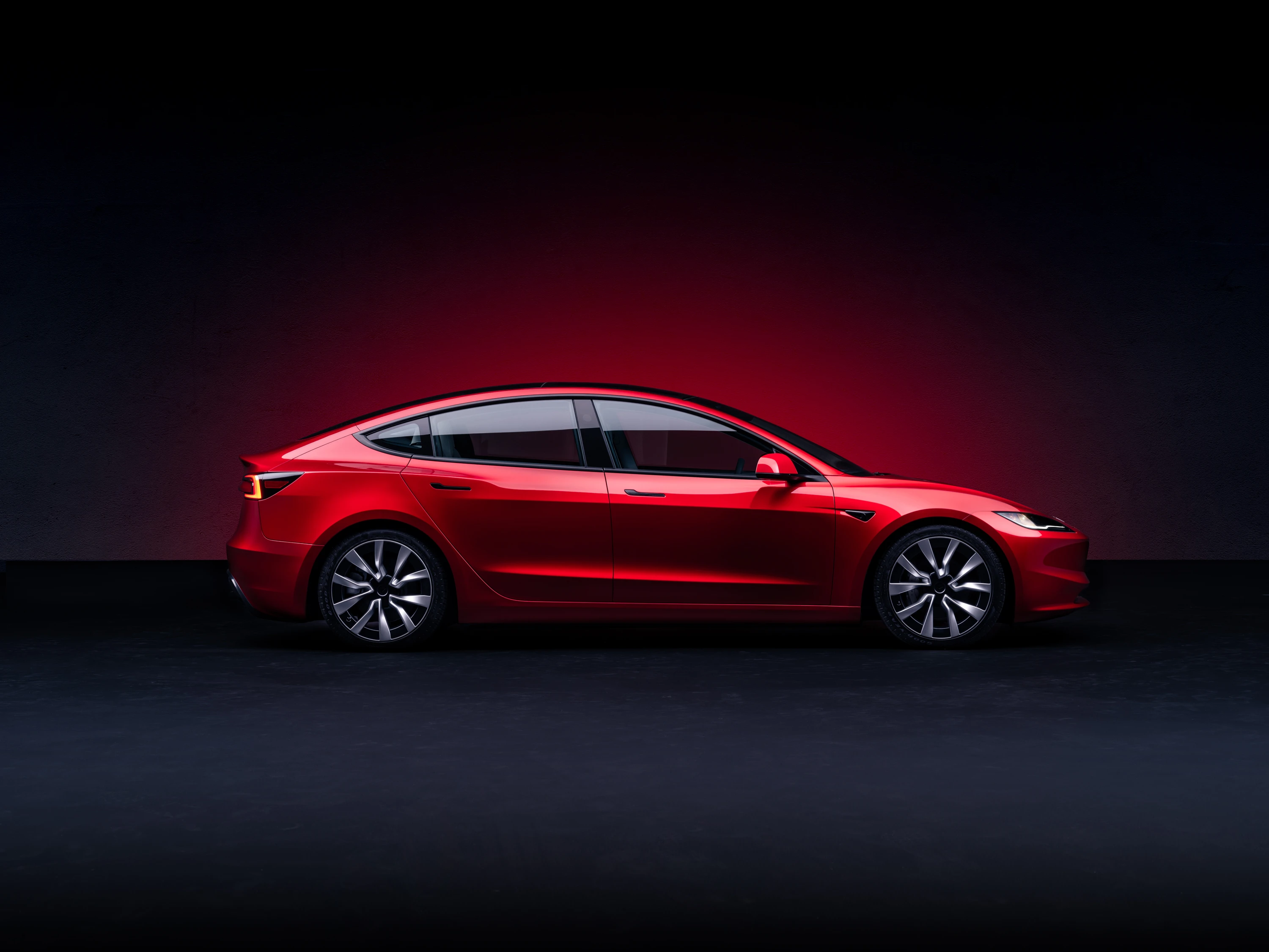 Tesla Model 3 Long Range exterior view
