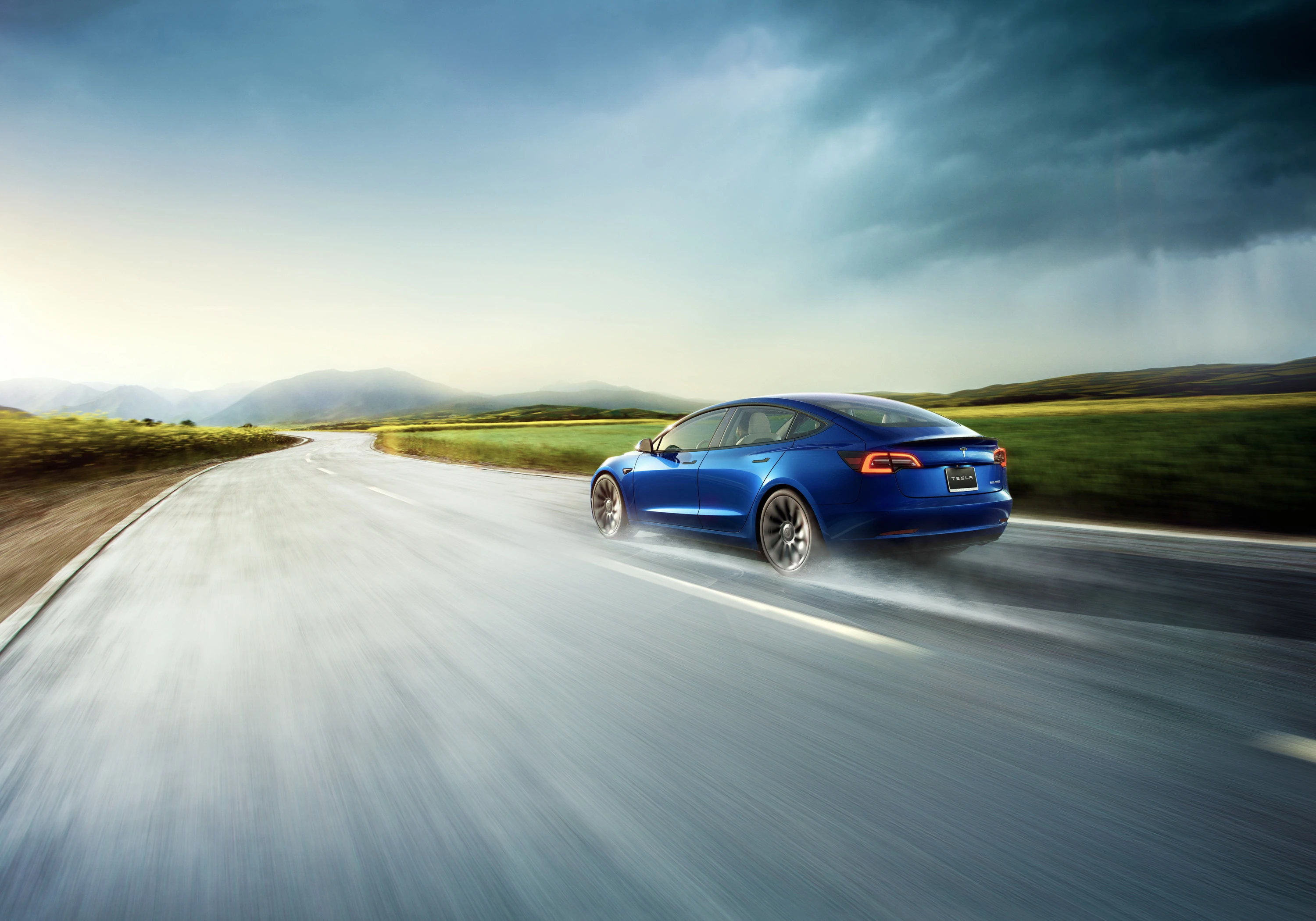 Tesla Model 3 Long Range (GEN1) exterior view