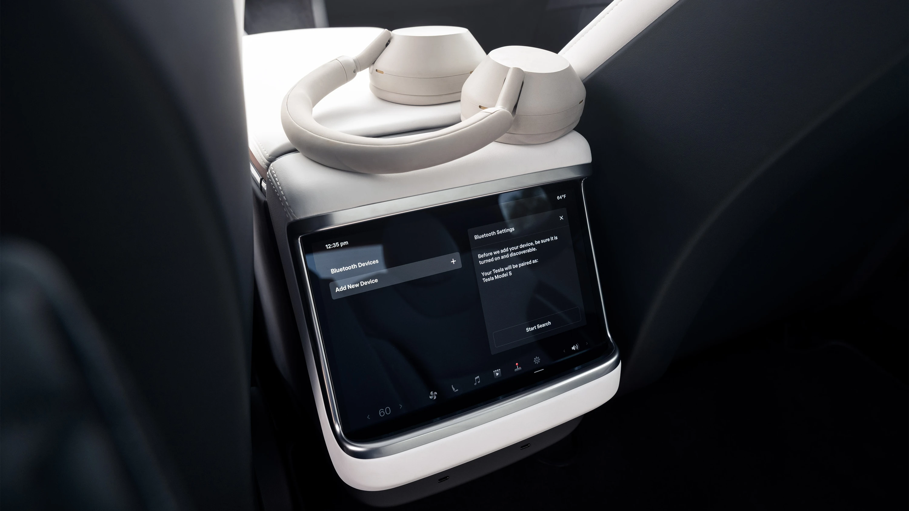 Tesla Model S AWD screens view