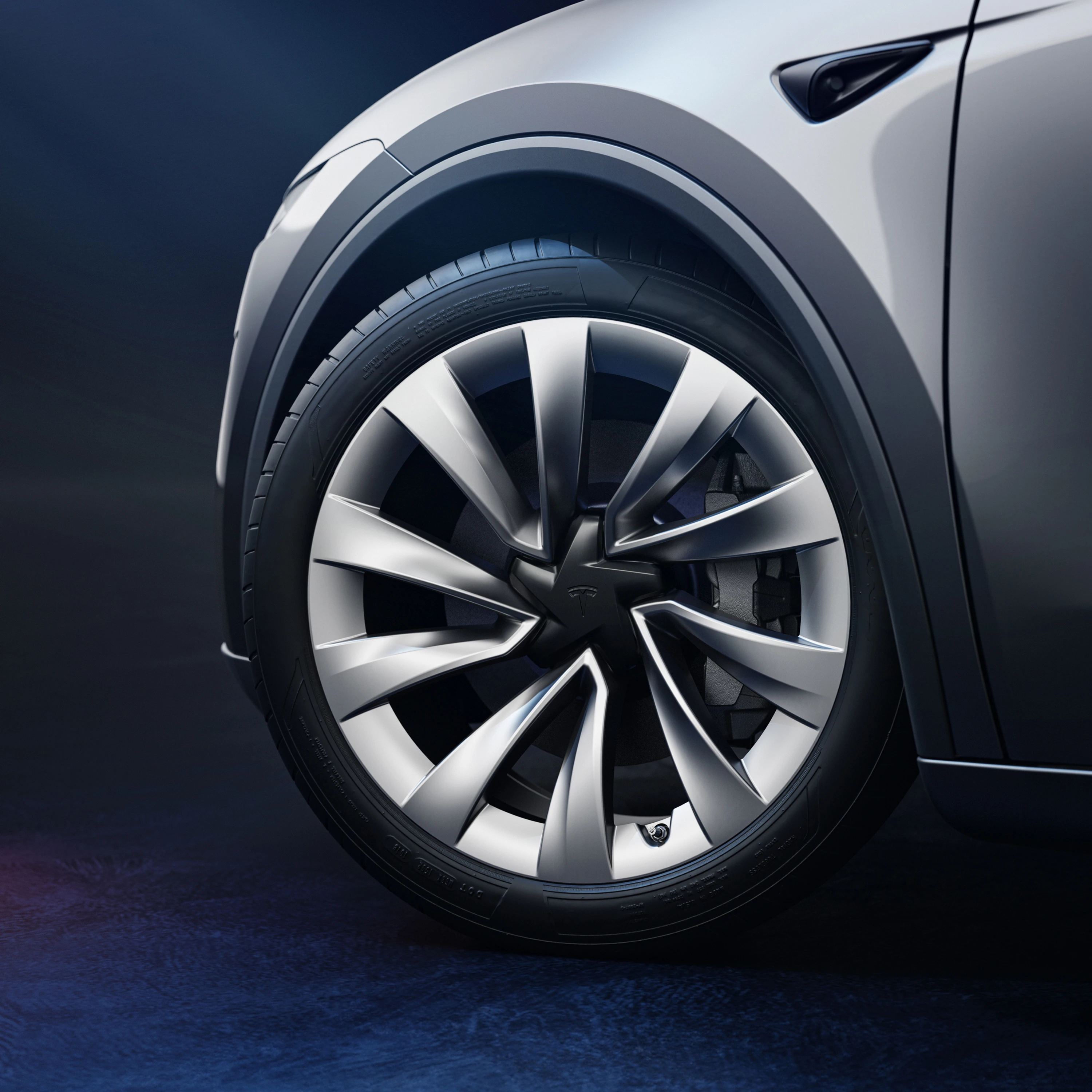 Tesla Model Y Premium RWD wheels view
