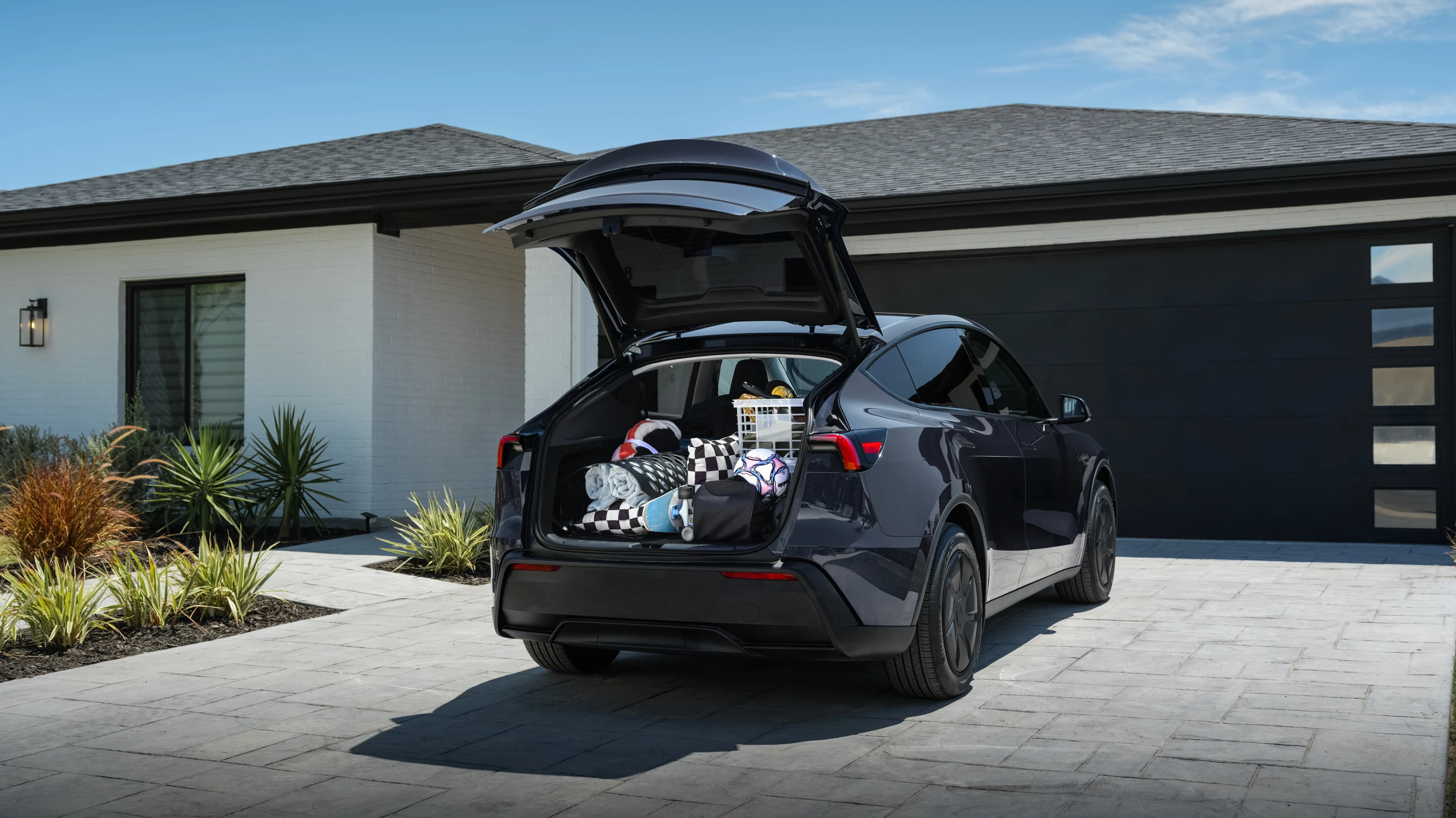 Tesla Model Y Standard Long Range RWD trunk view