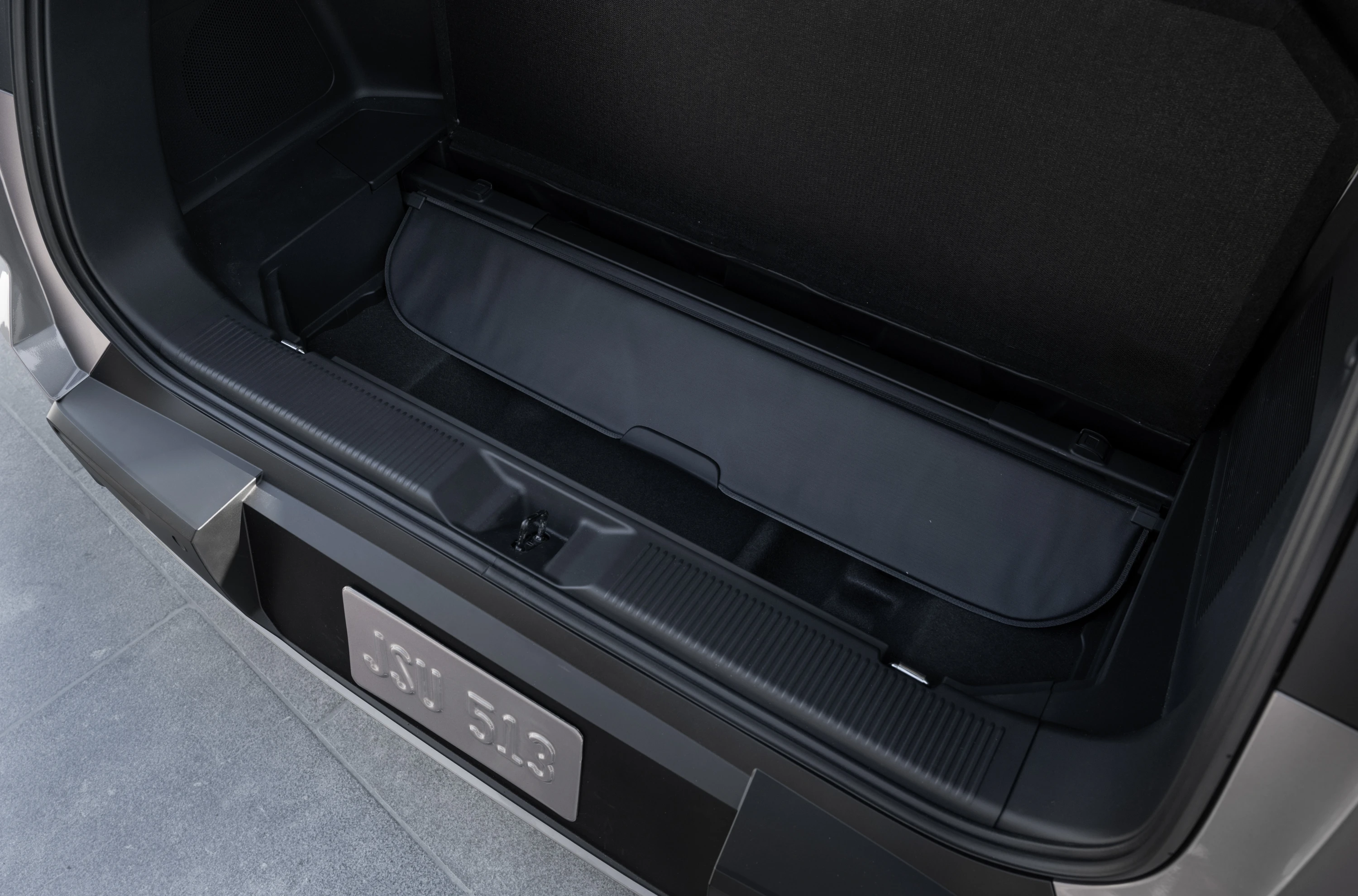 Toyota Highlander AWD 77 kWh details view