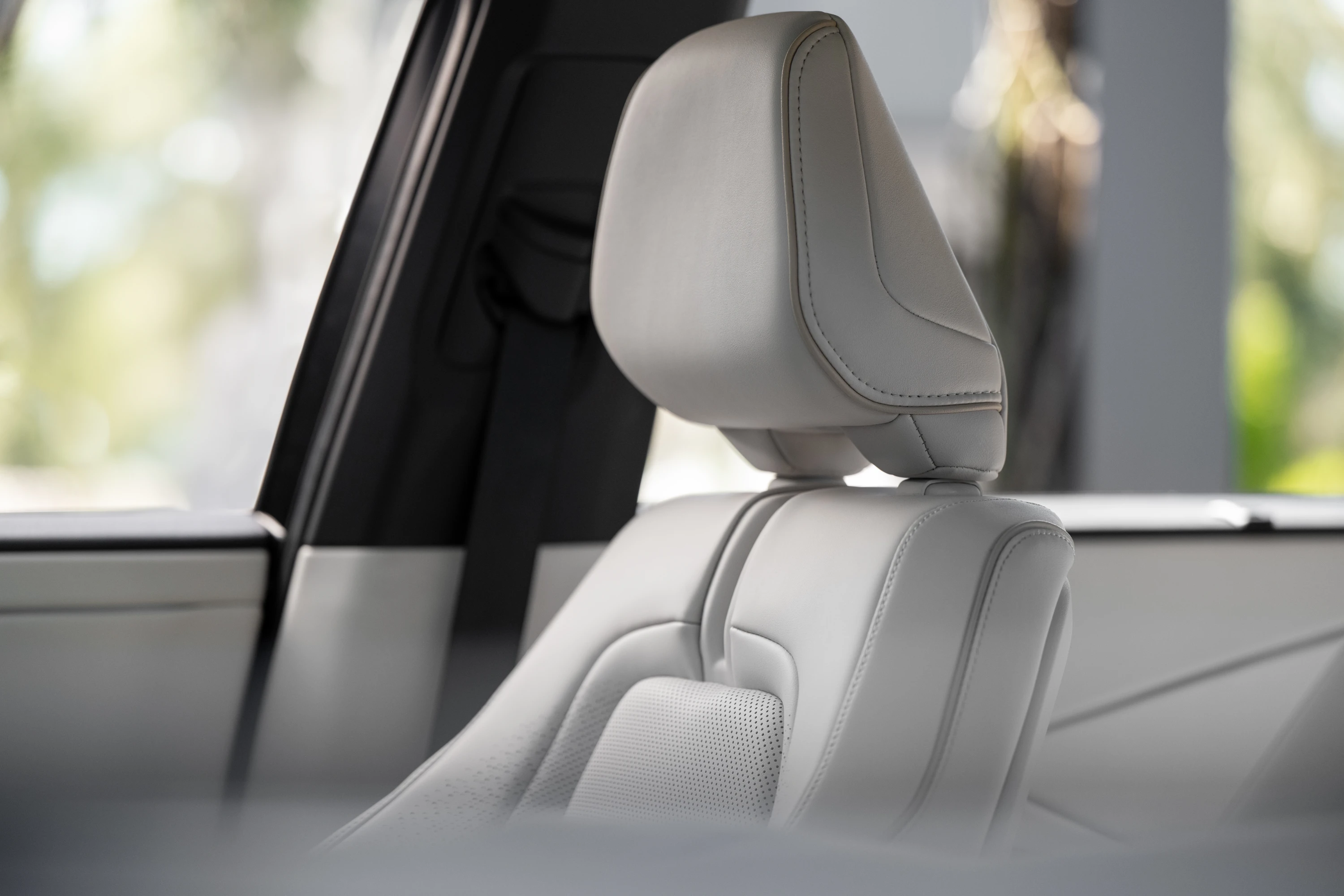 Toyota Highlander AWD 77 kWh details view