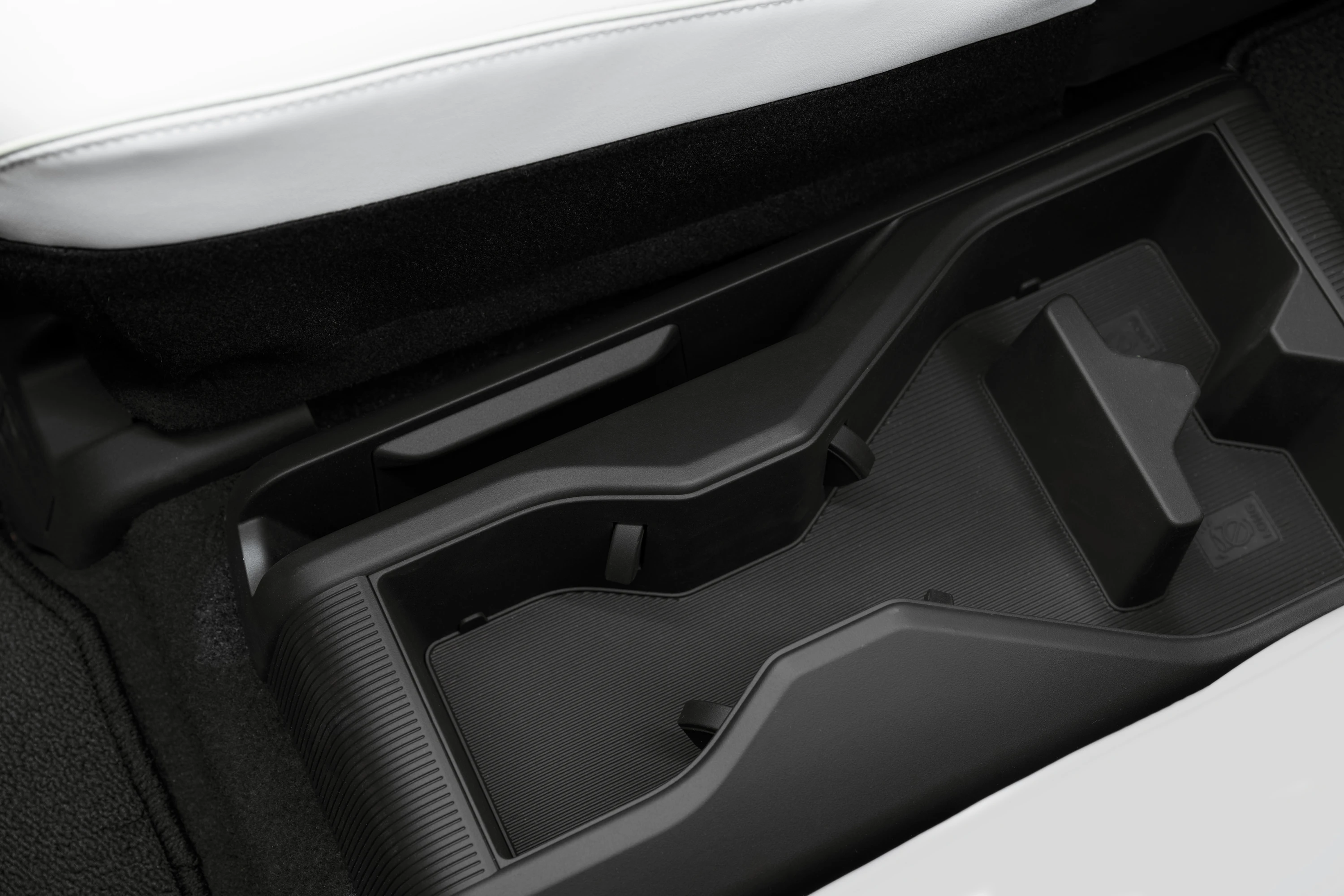 Toyota Highlander AWD 77 kWh details view